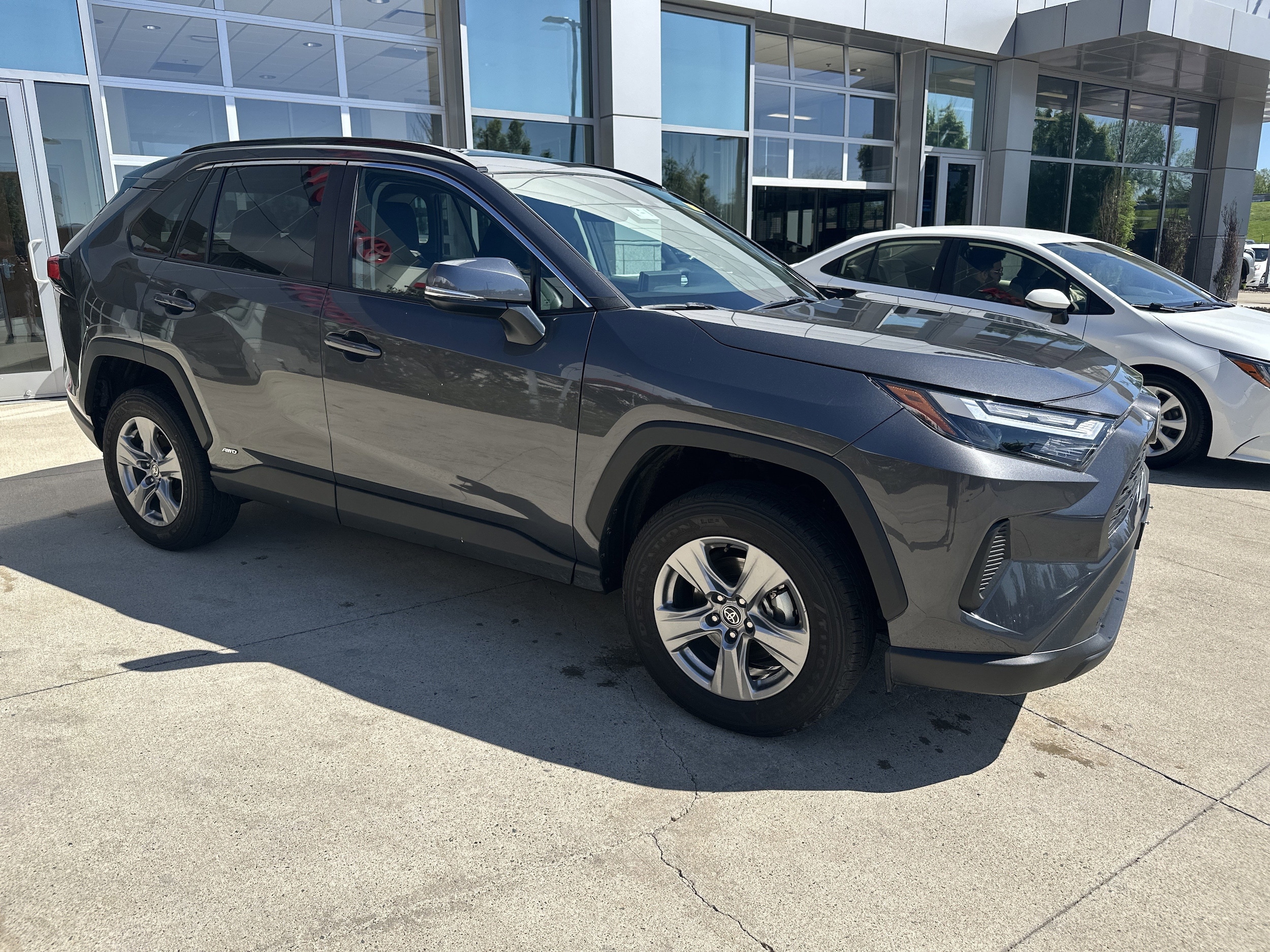 Certified 2025 Toyota RAV4 XLE with VIN 2T3RWRFV5SW258042 for sale in Kansas City