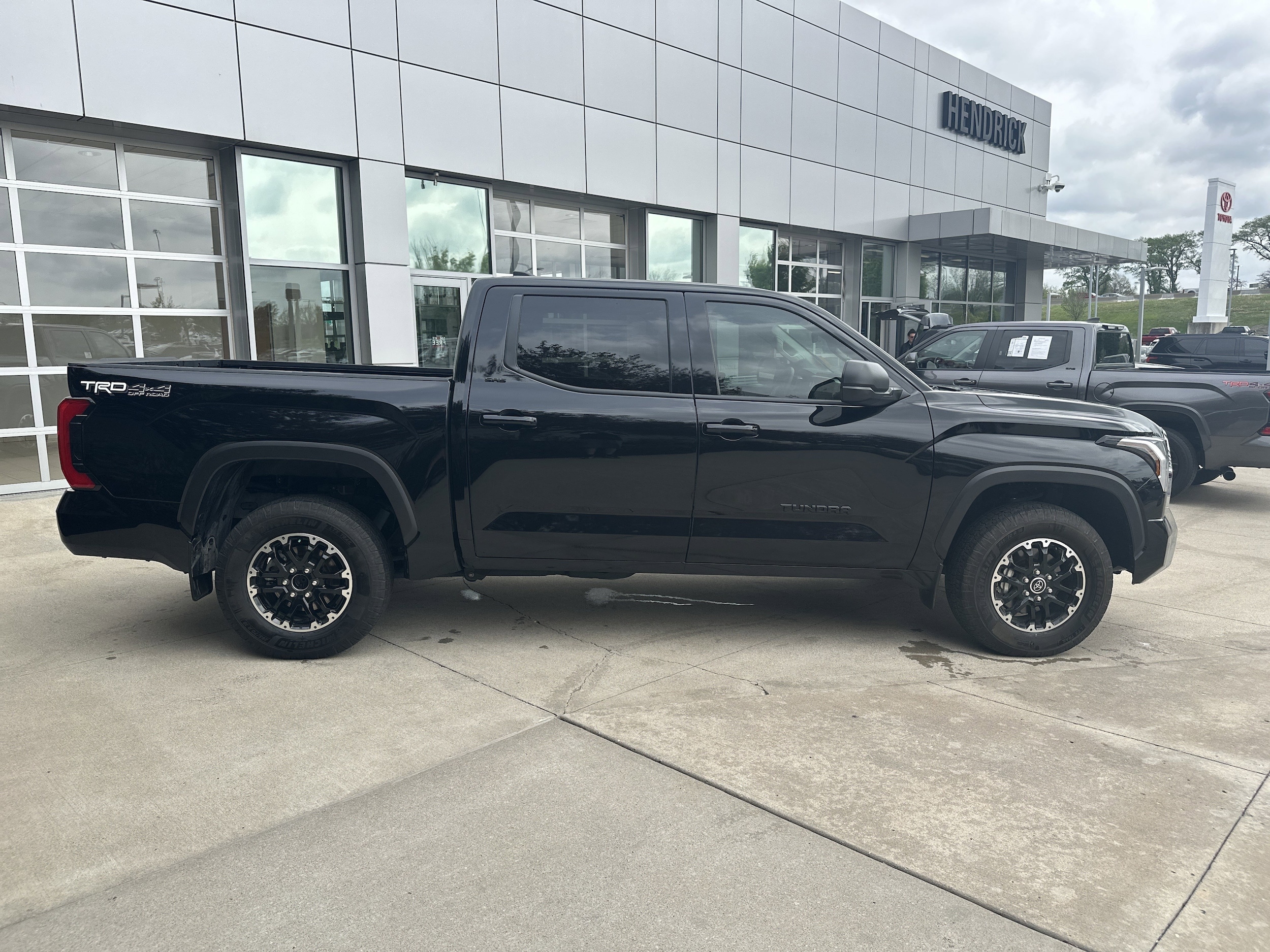 2024 Toyota Tundra 4WD SR5 photo 5