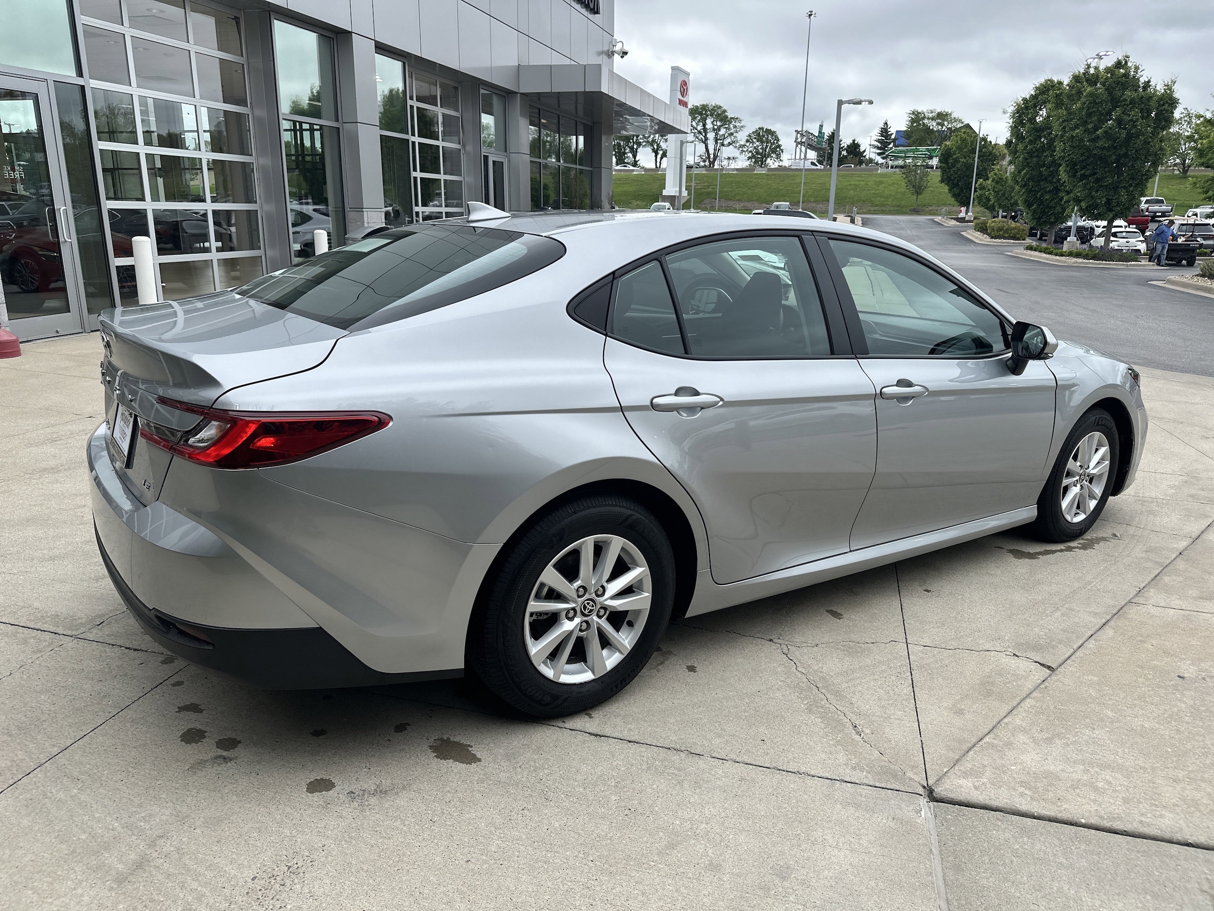 2025 Toyota Camry LE photo 5