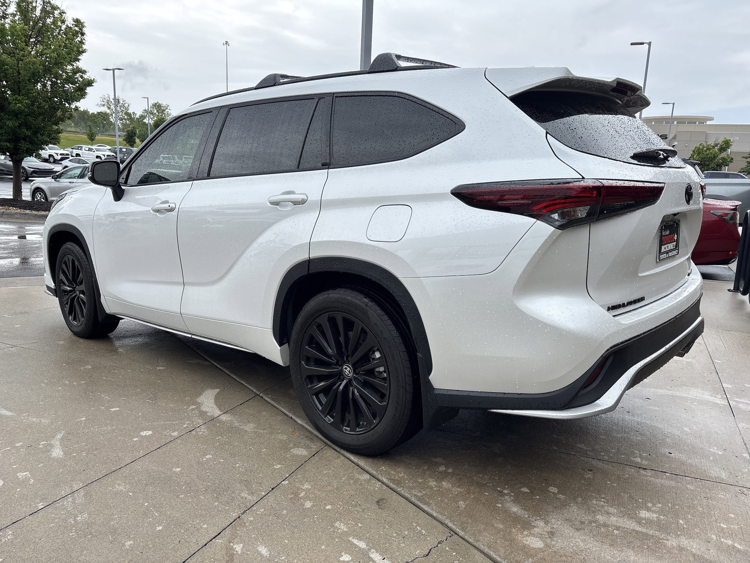 2025 Toyota Highlander XSE photo 6