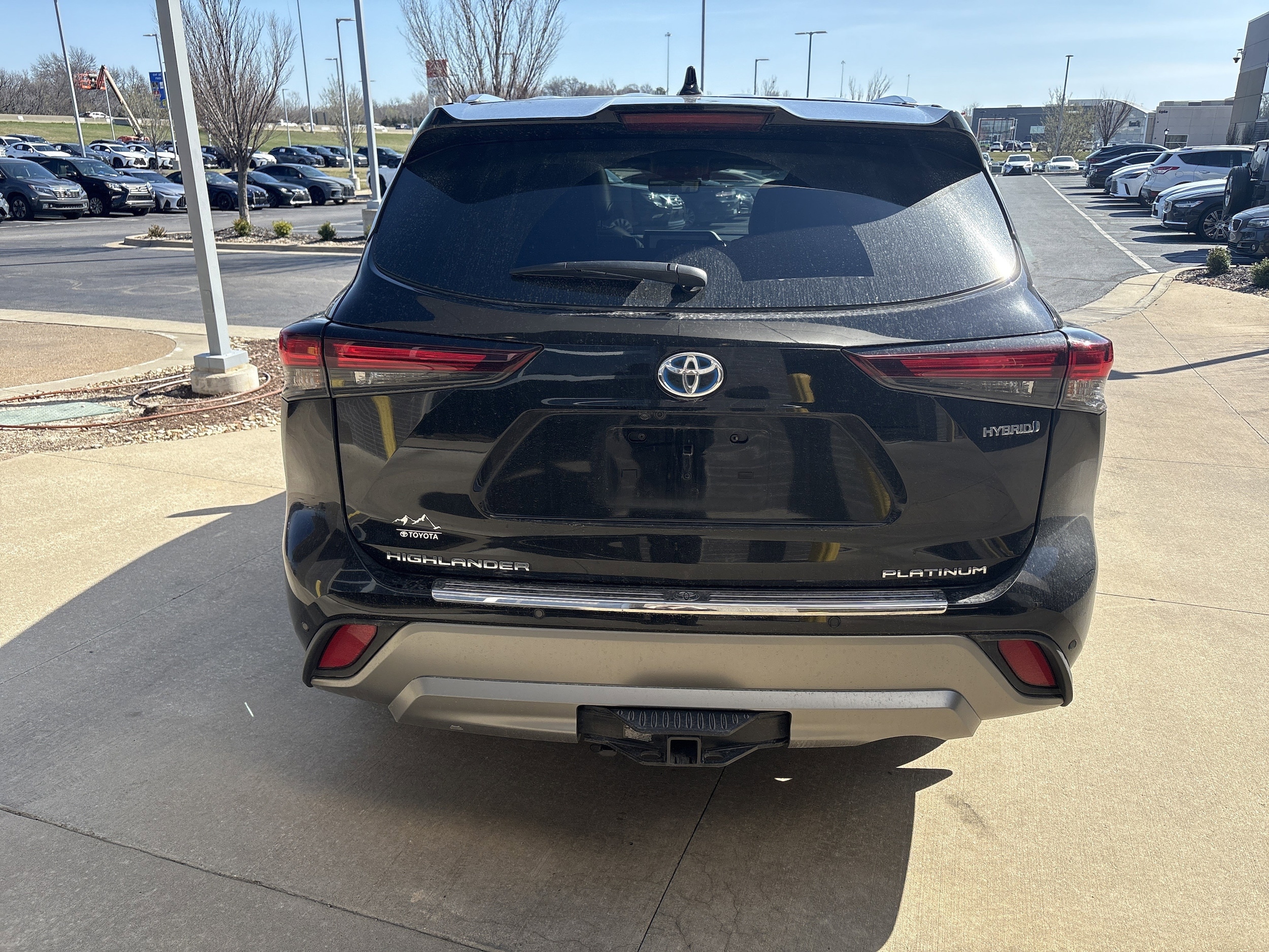 2024 Toyota Highlander Hybrid Platinum photo 3