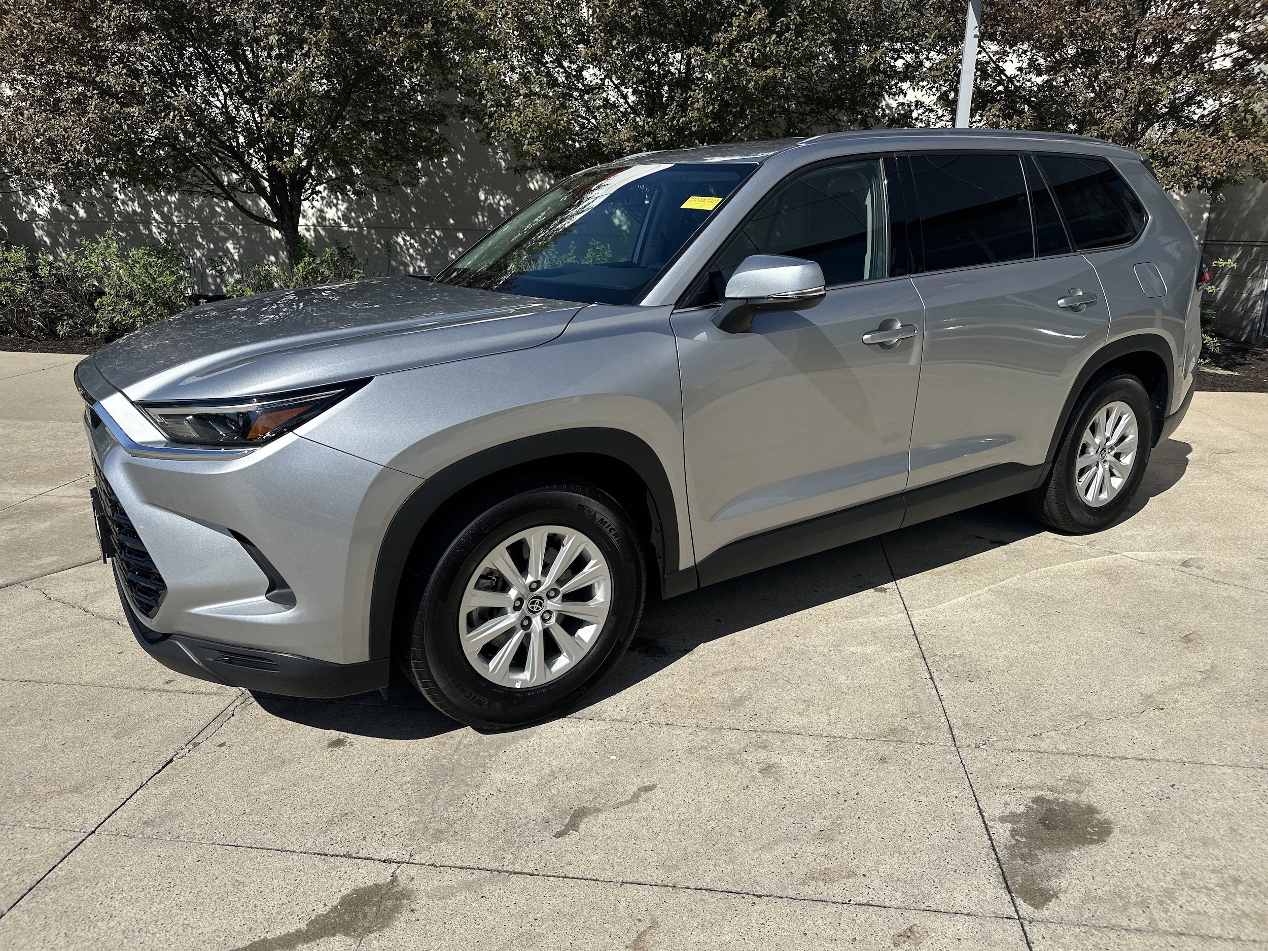 2025 Toyota Grand Highlander XLE photo 2