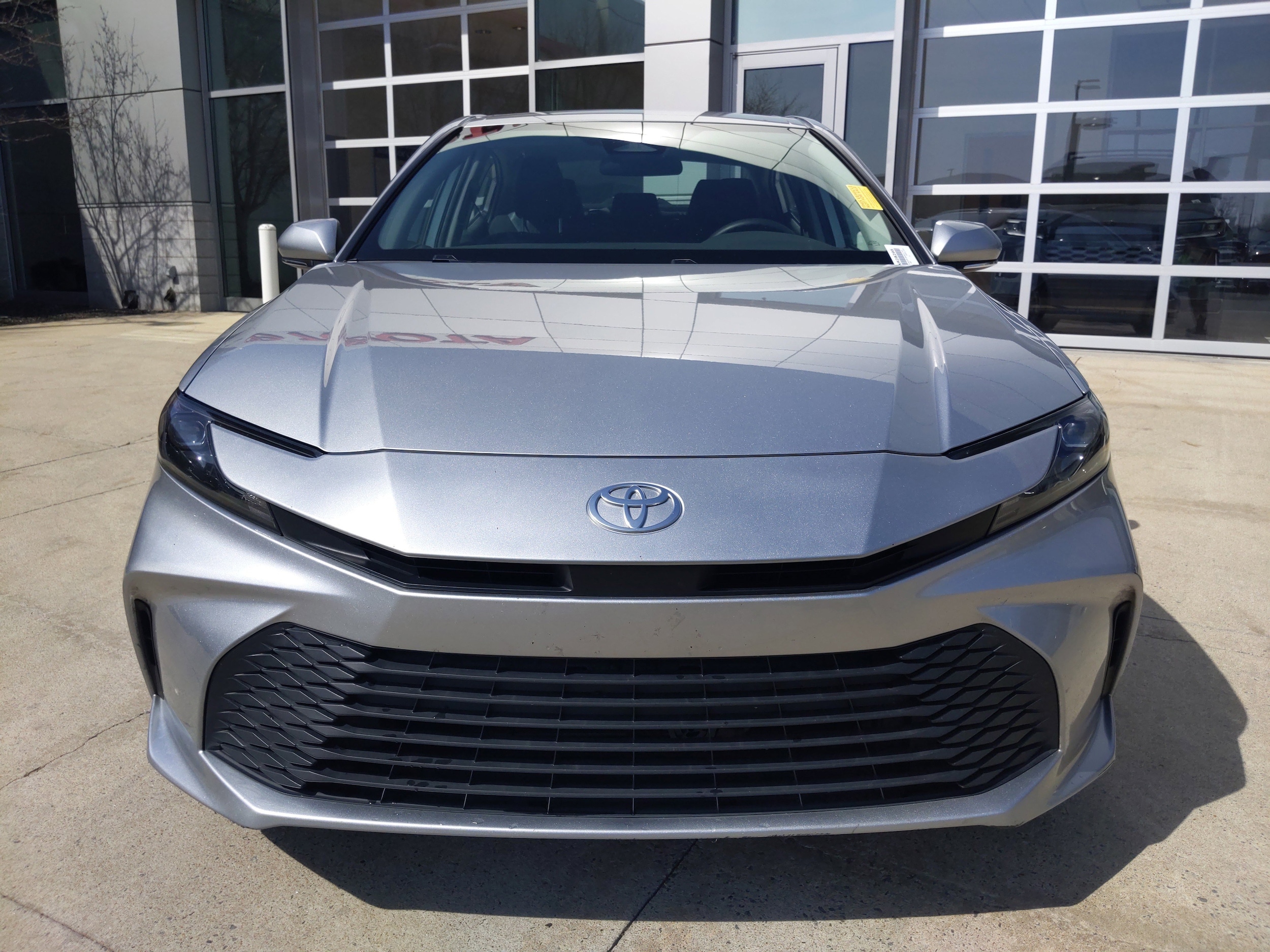 2025 Toyota Camry LE photo 4