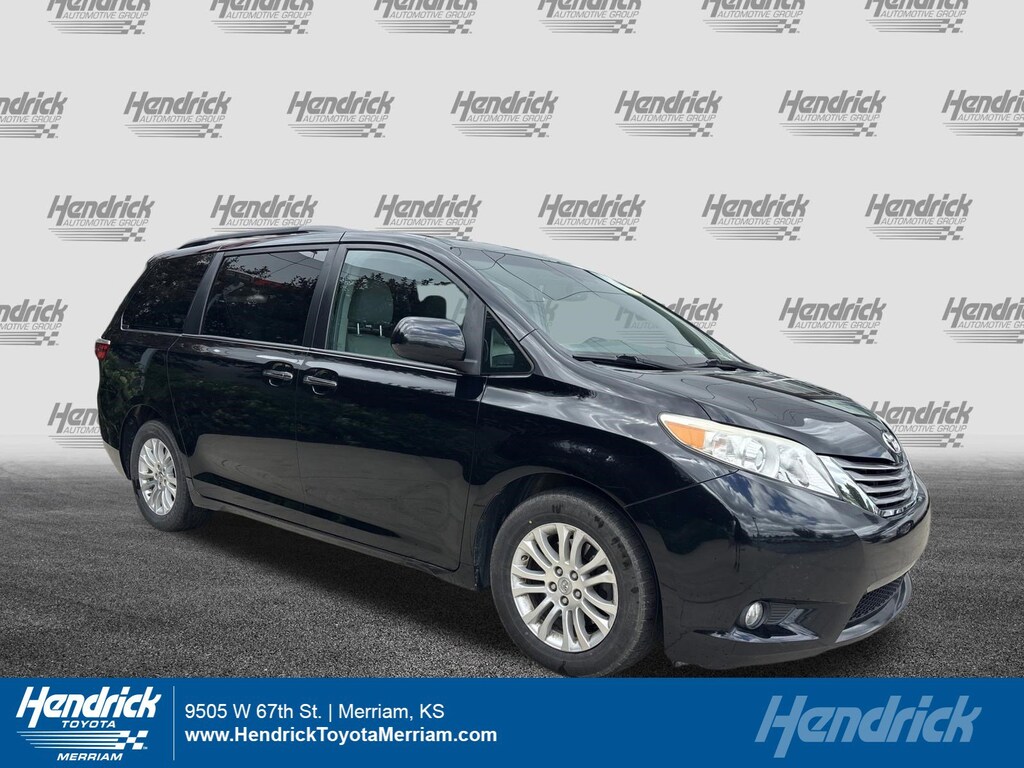 Used 2017 Toyota Sienna XLE Minivan