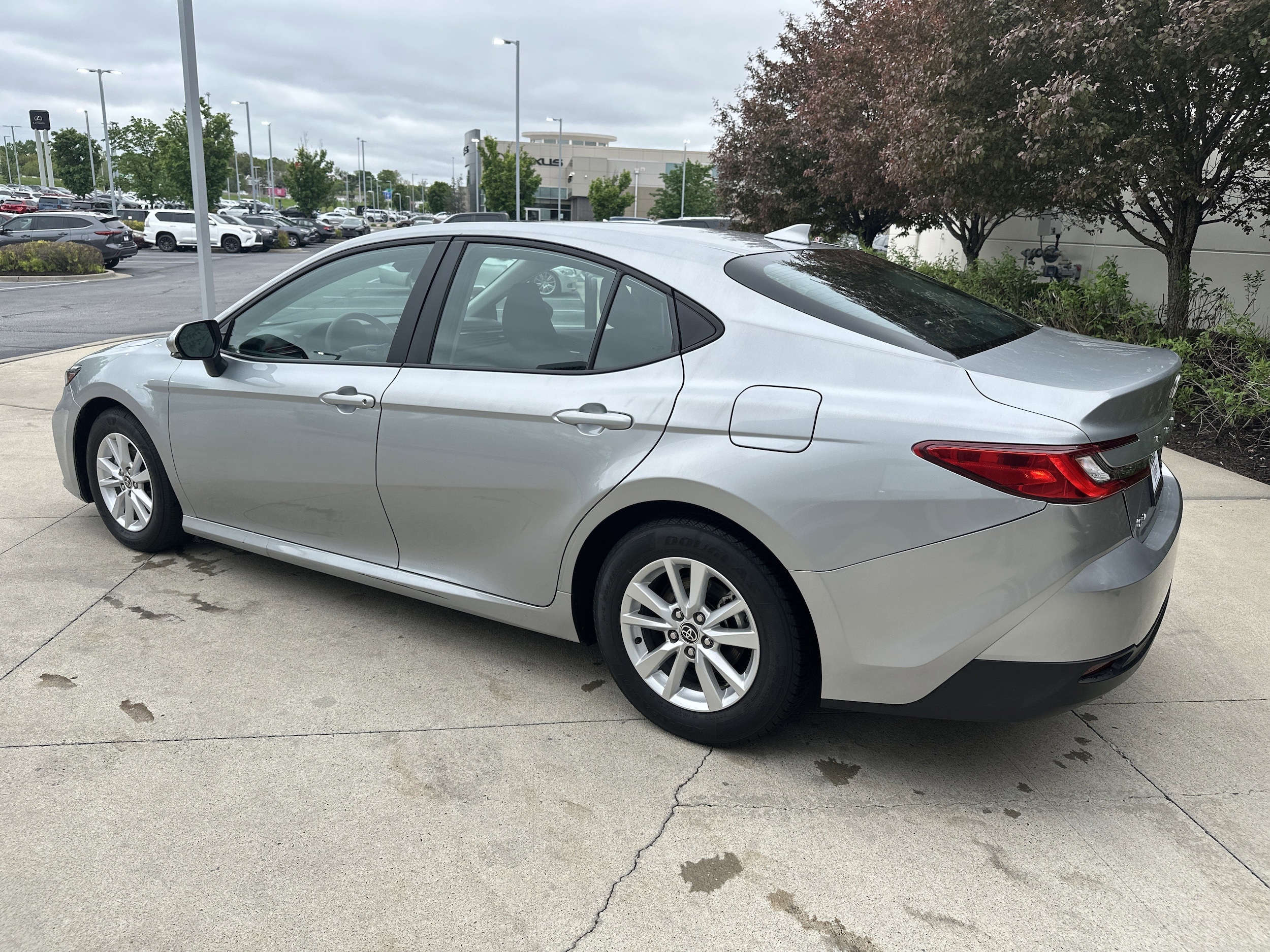 2025 Toyota Camry LE photo 6