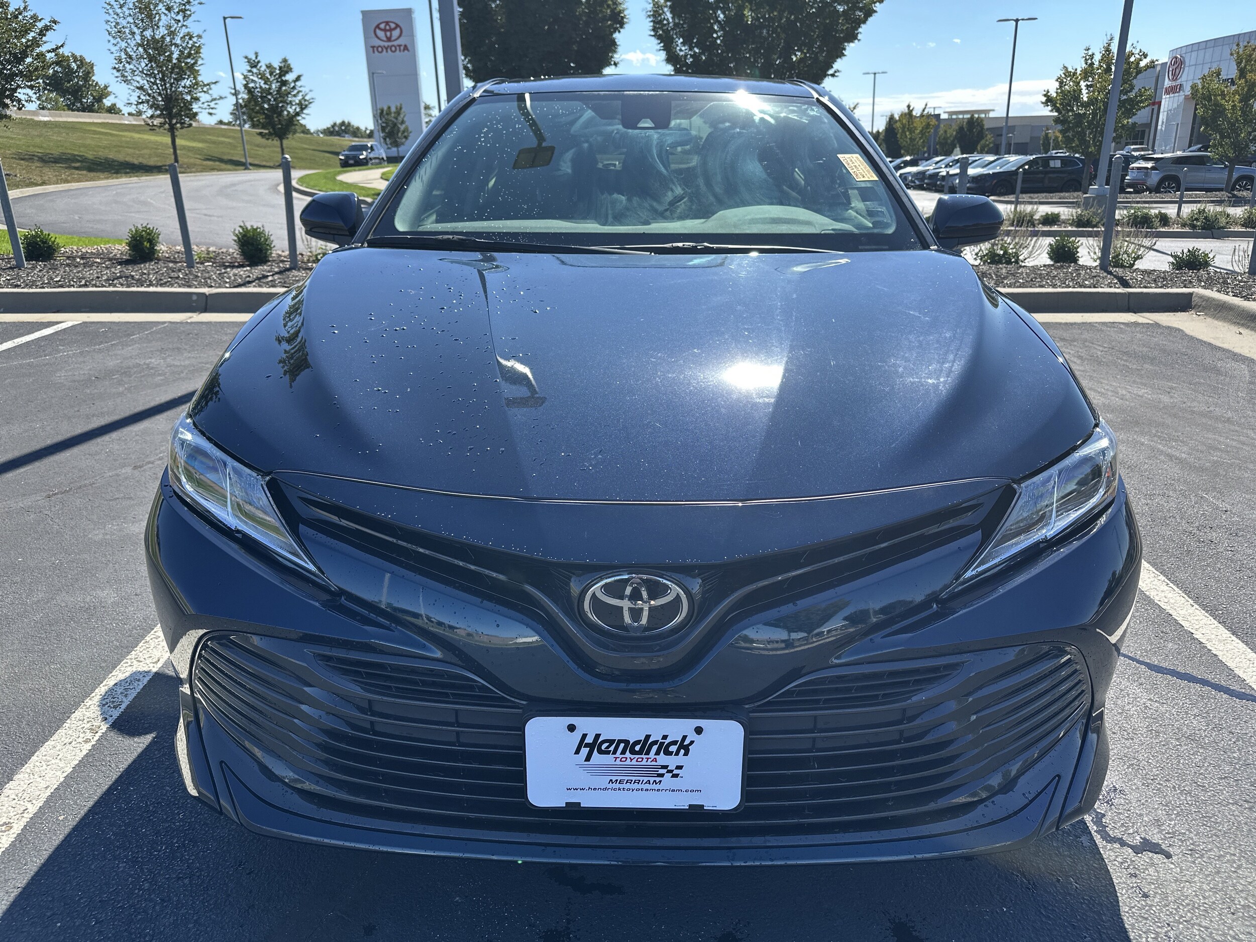 2020 Toyota Camry LE photo 2