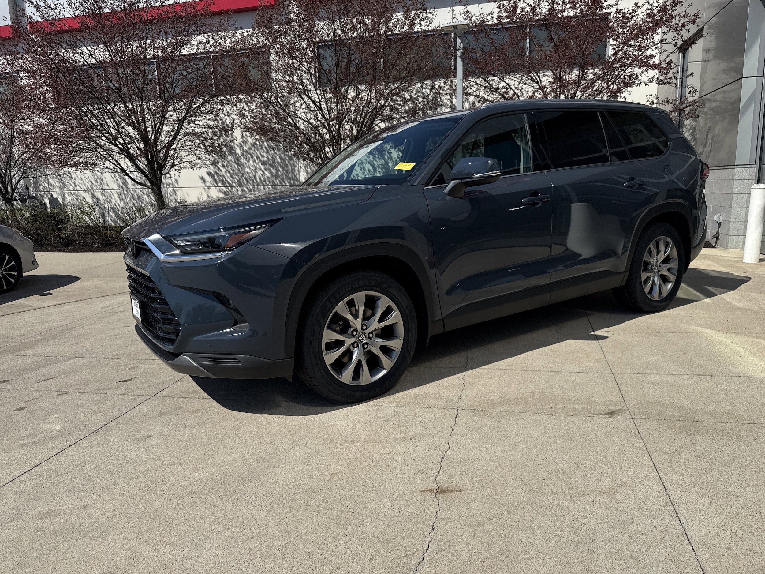 2024 Toyota Grand Highlander Limited photo 2
