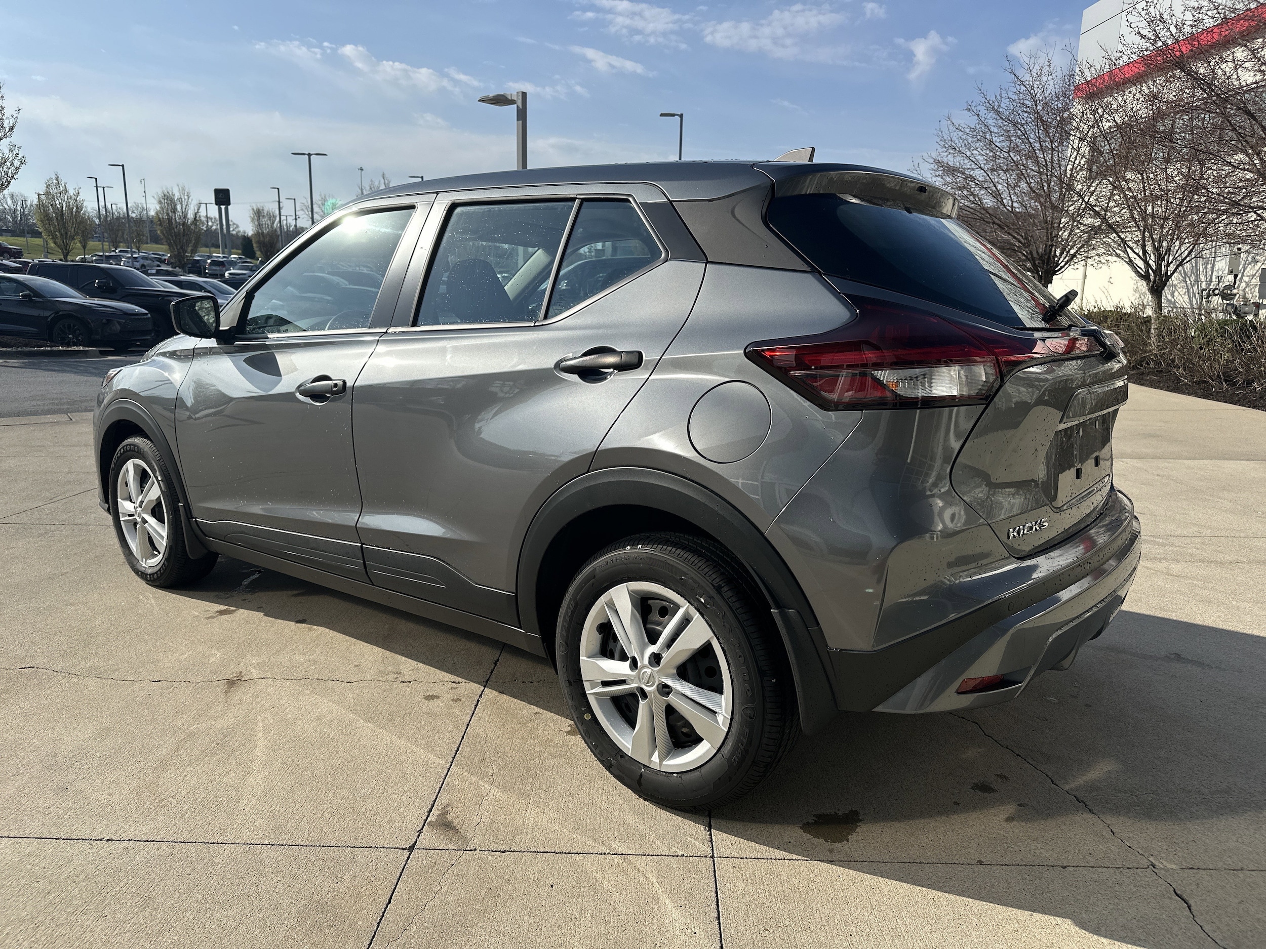 2025 Nissan Kicks Play S photo 6