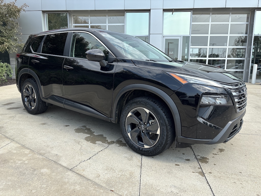 Used 2024 Nissan Rogue SV SUV