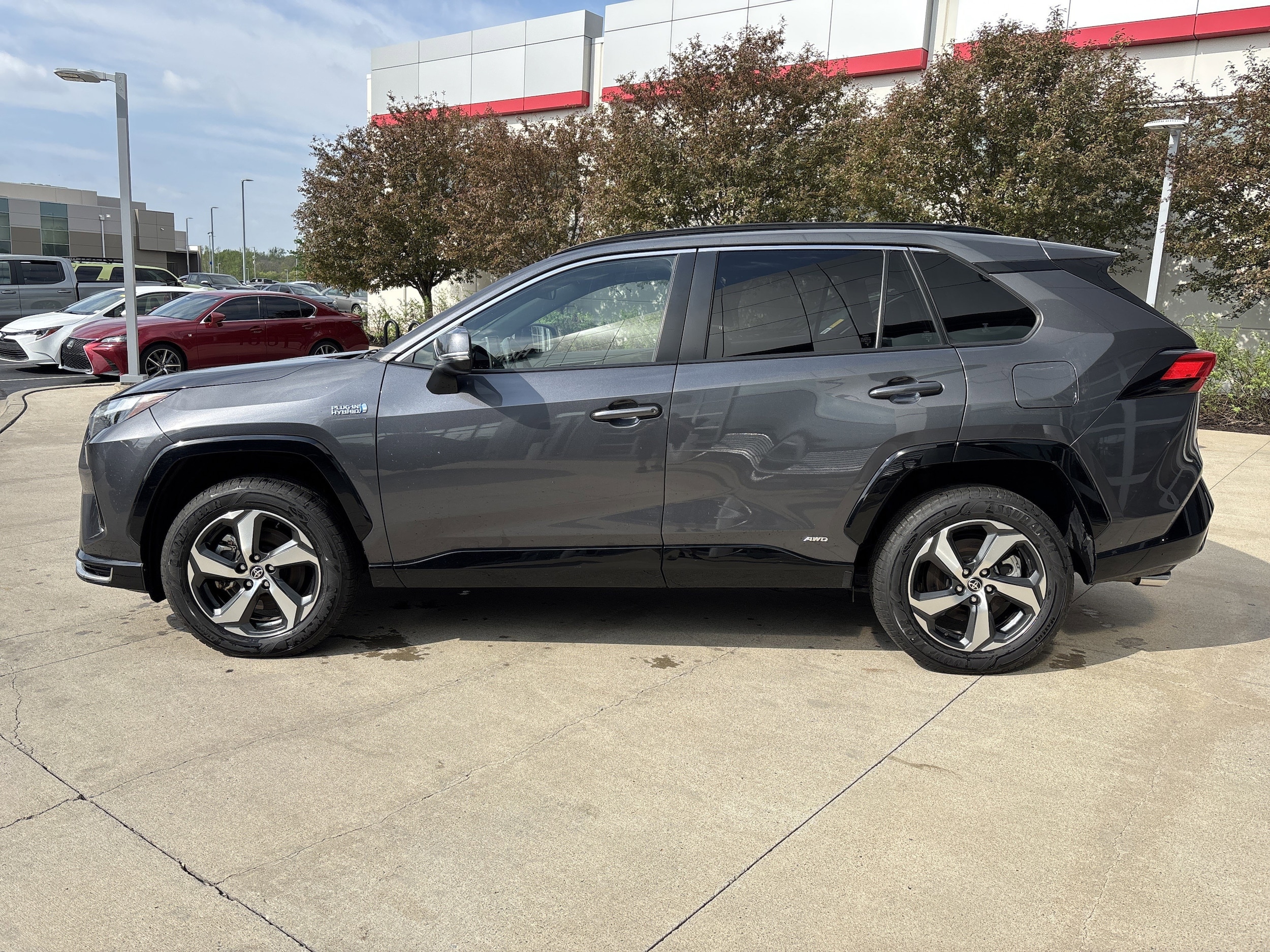 2023 Toyota RAV4 Prime SE photo 3