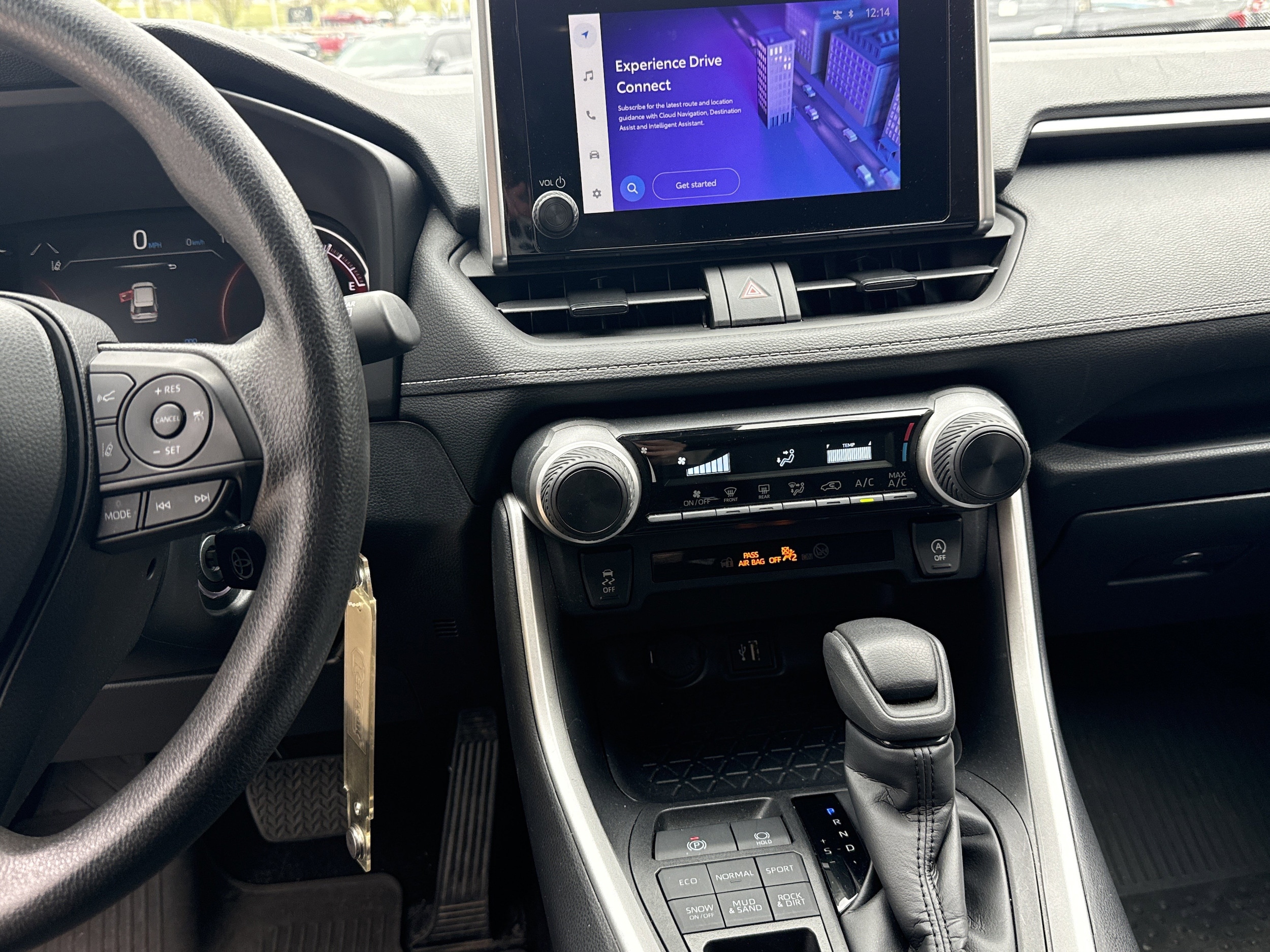 2025 Toyota RAV4 LE photo 6