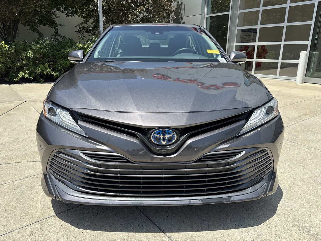 Used 2018 Toyota Camry Hybrid XLE Sedan
