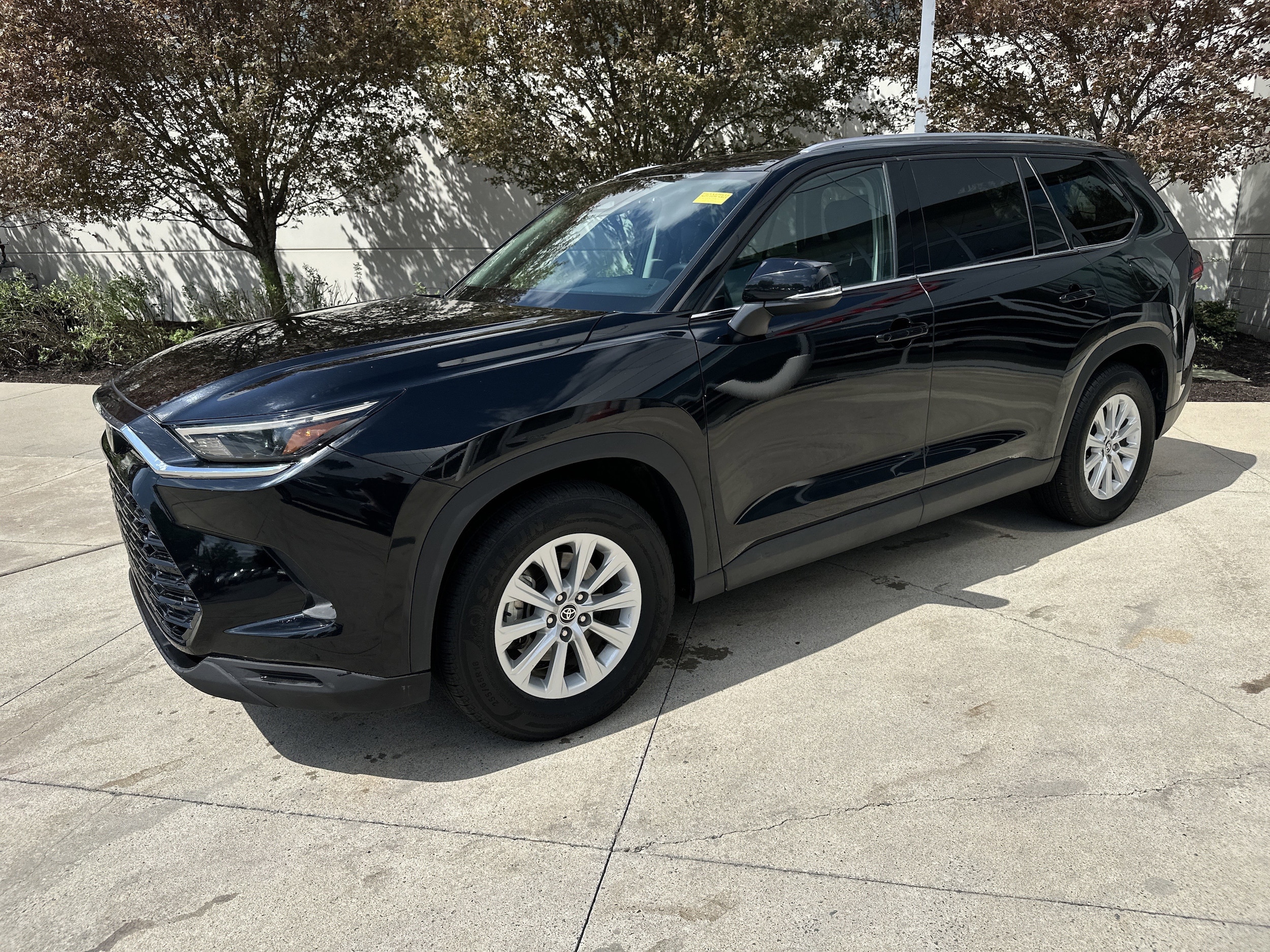 2025 Toyota Grand Highlander XLE photo 2