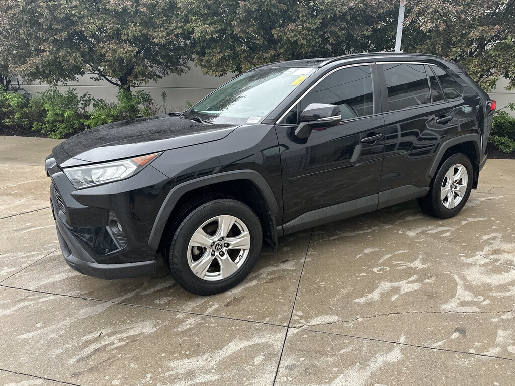 Used 2021 Toyota RAV4 XLE SUV