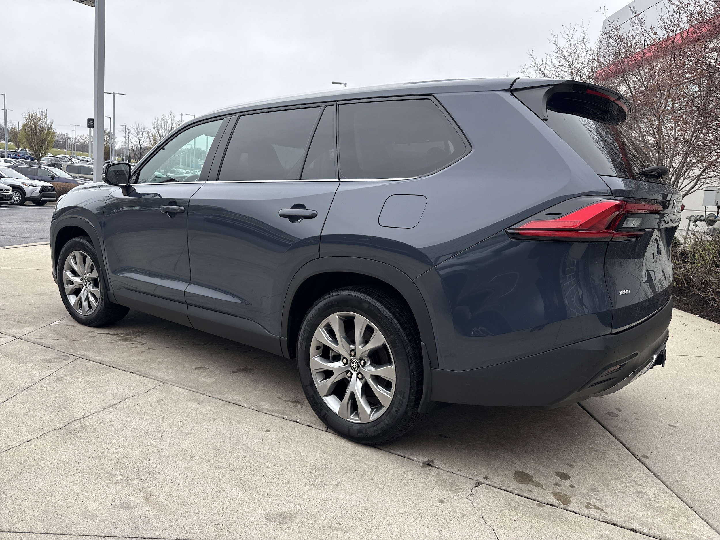 2024 Toyota Grand Highlander Limited photo 6