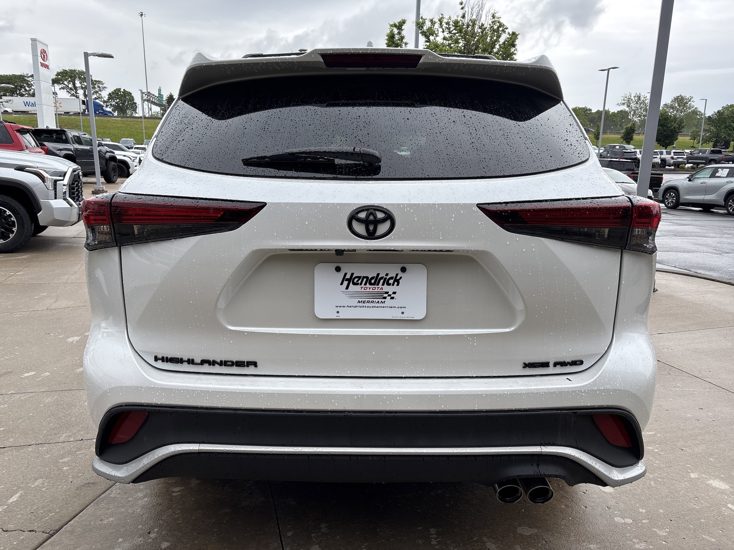2025 Toyota Highlander XSE photo 3