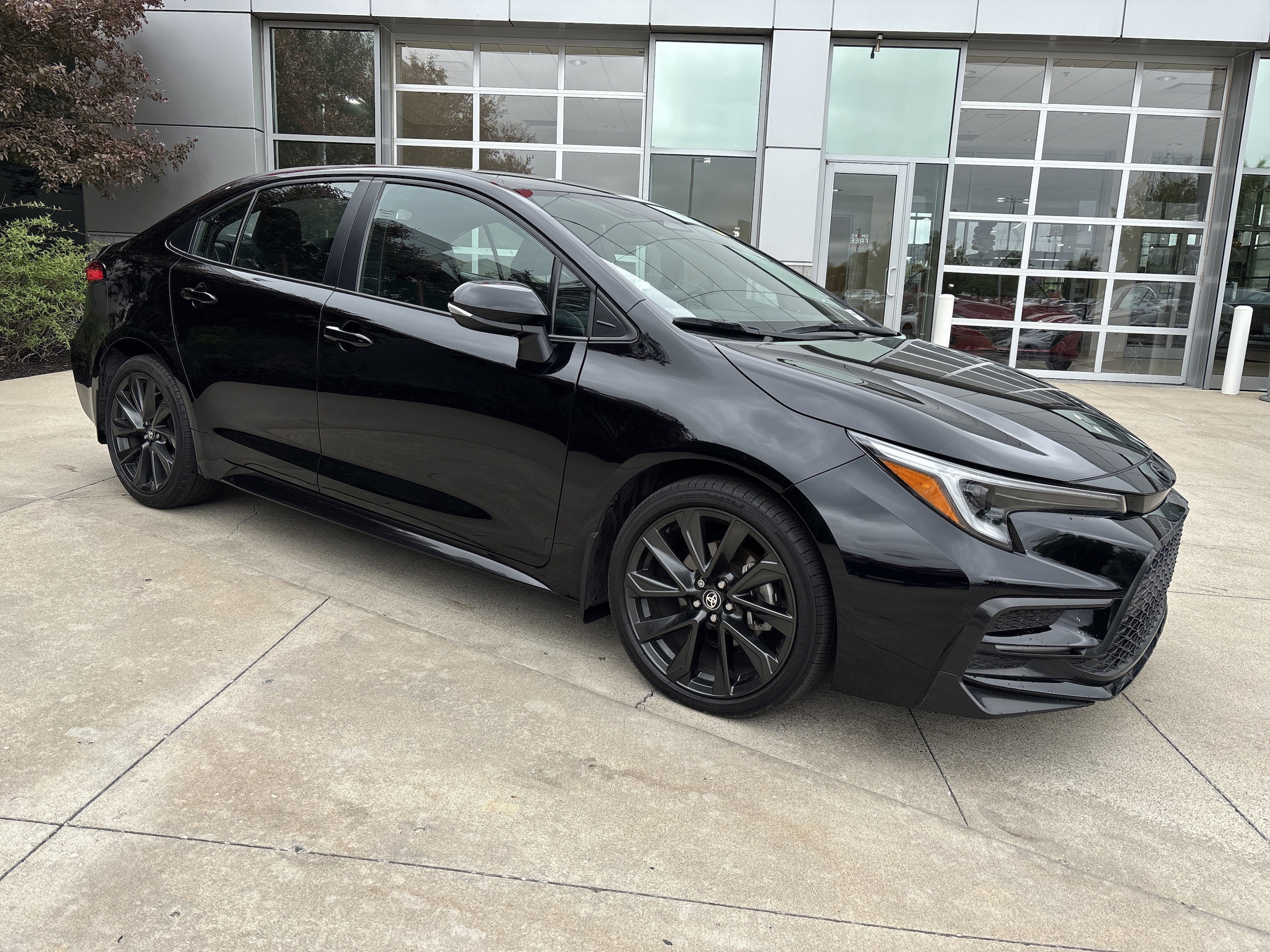 2025 Toyota Corolla SE photo 2