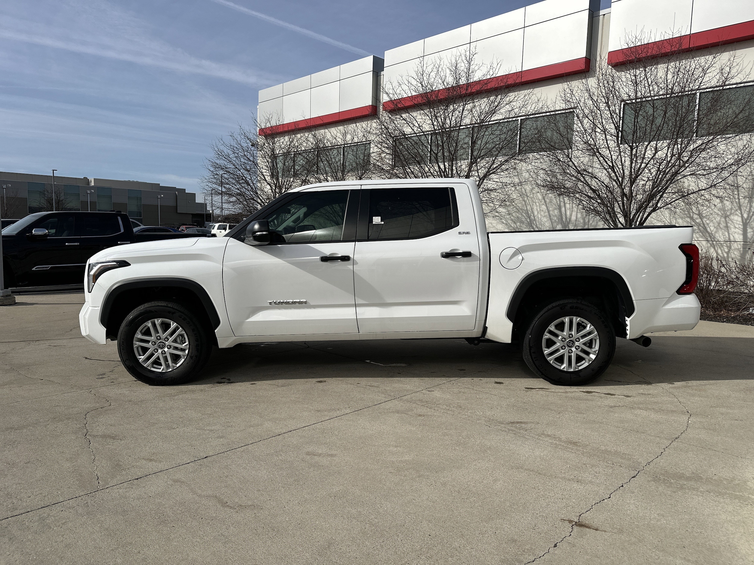 2024 Toyota Tundra 4WD SR5 photo 3