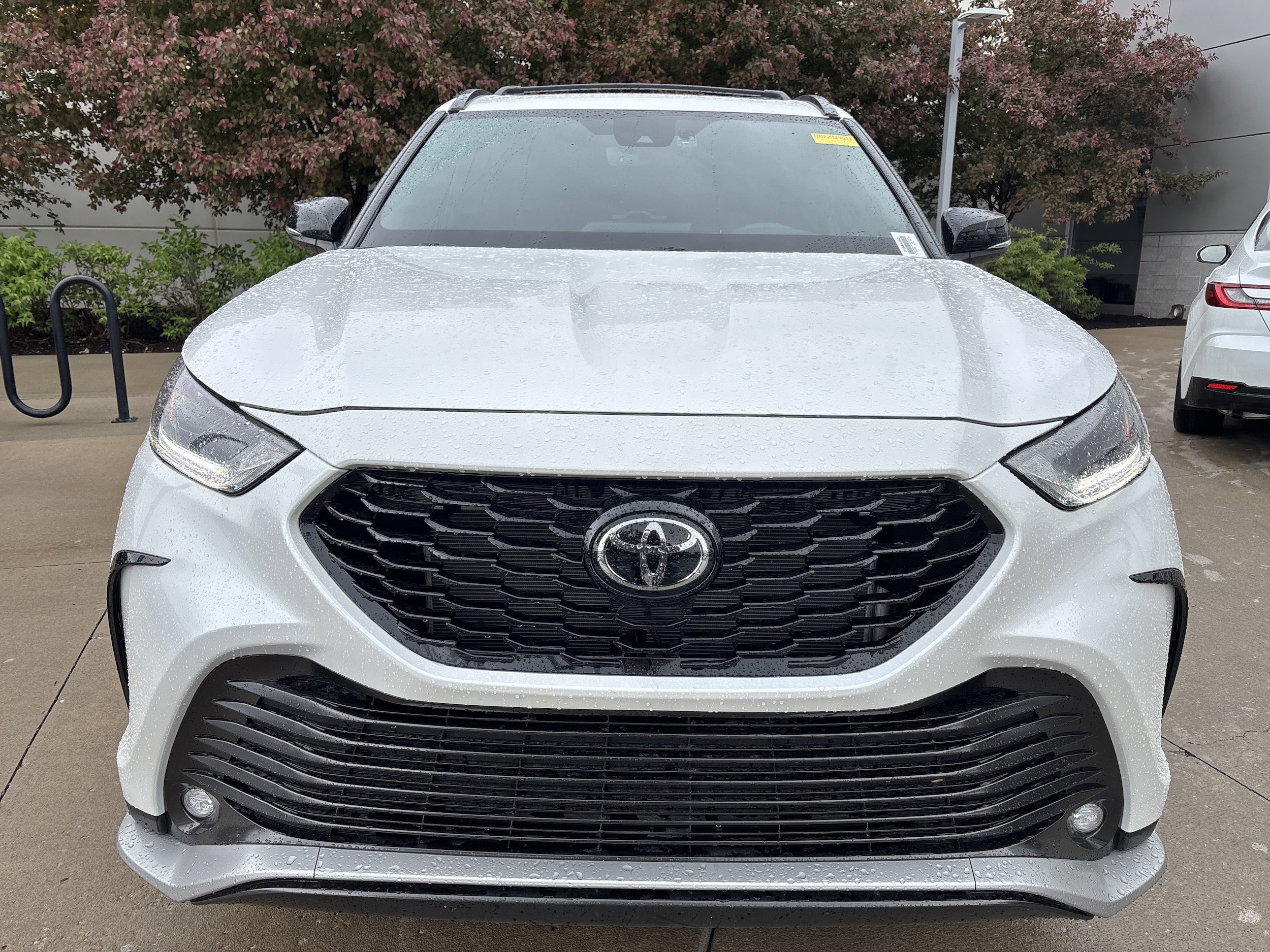 2025 Toyota Highlander XSE photo 4