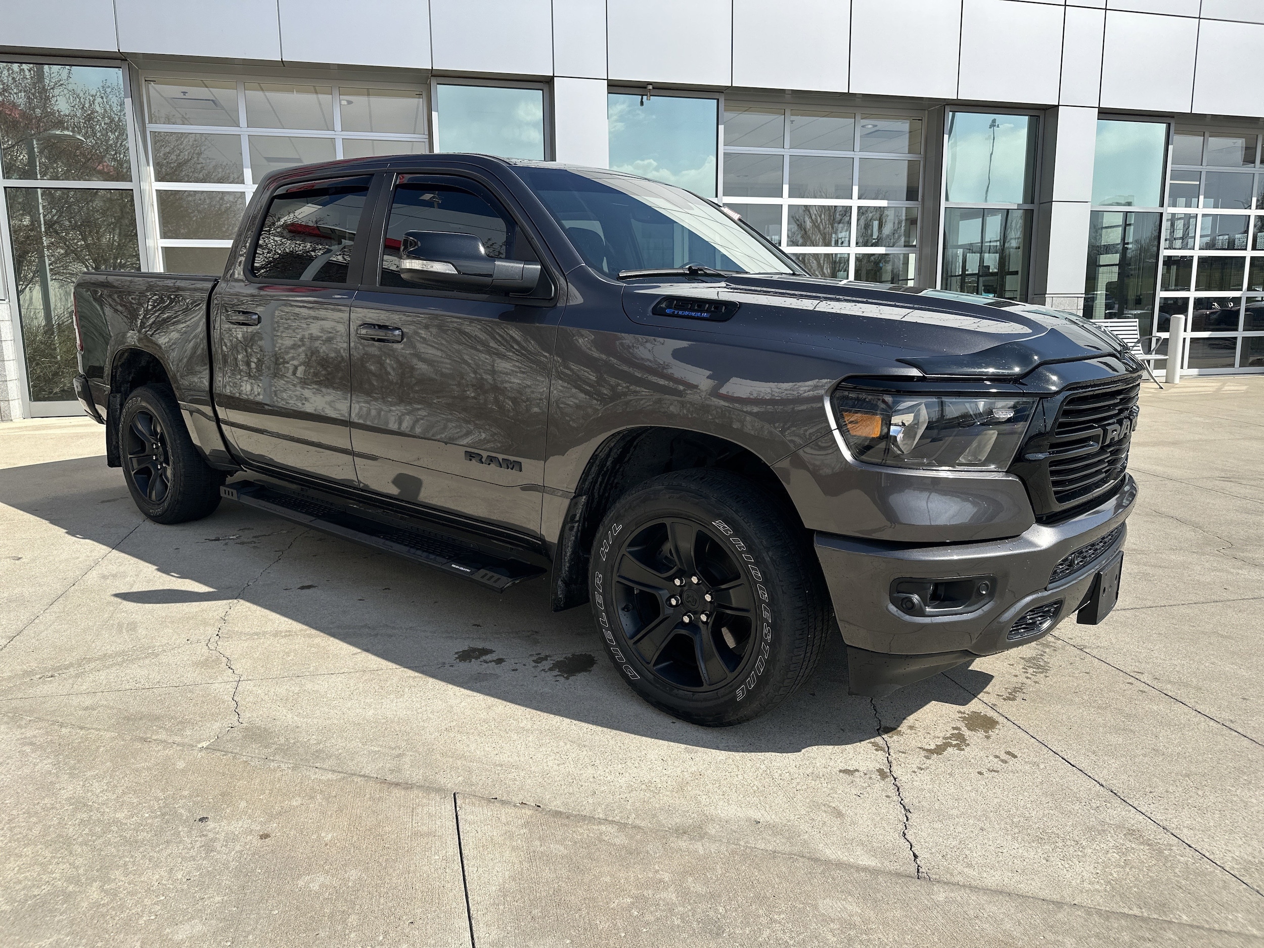 Used 2021 RAM Ram 1500 Pickup Big Horn/Lone Star with VIN 1C6RRFFG8MN830469 for sale in Kansas City