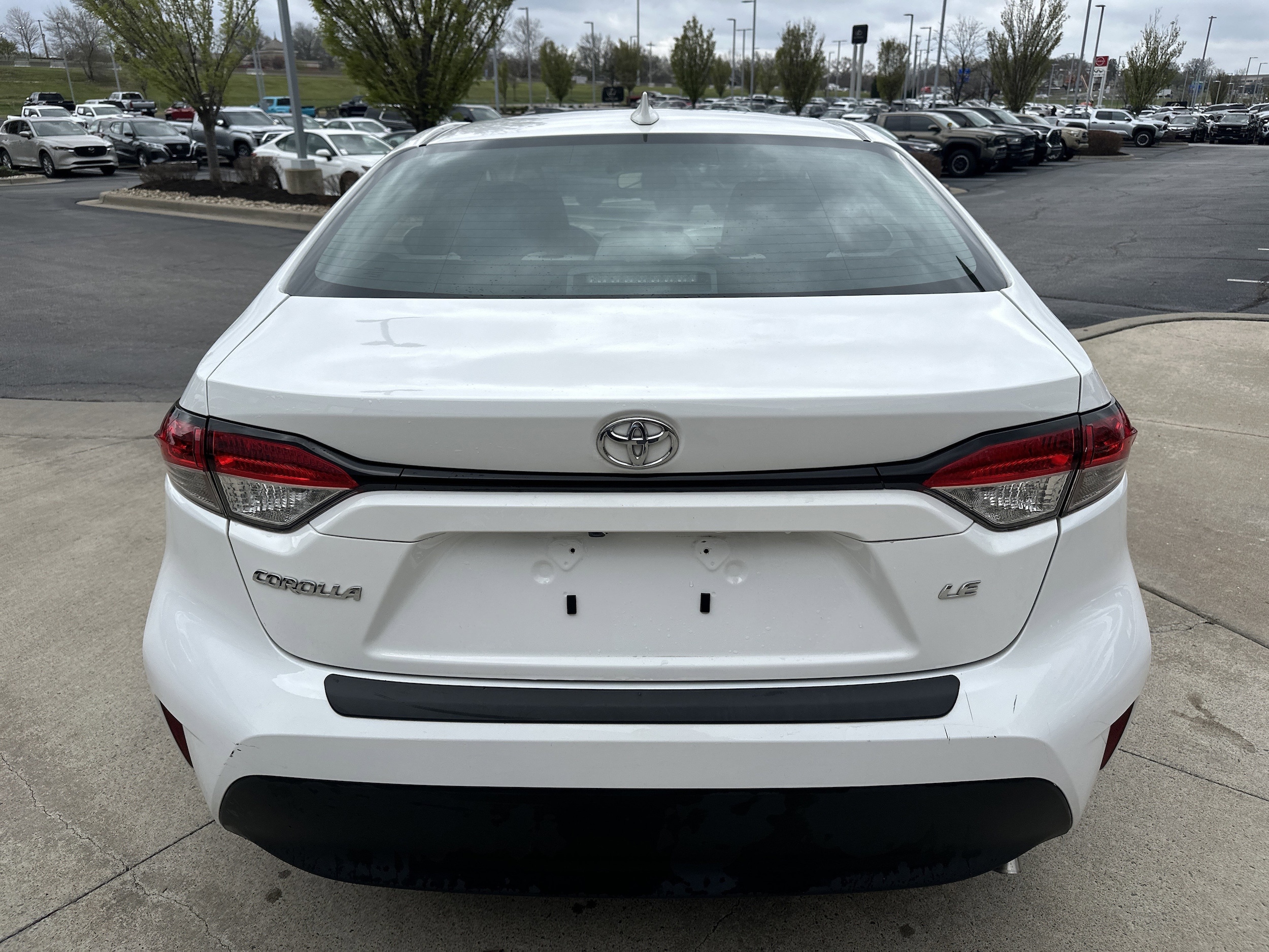 2024 Toyota Corolla LE photo 3