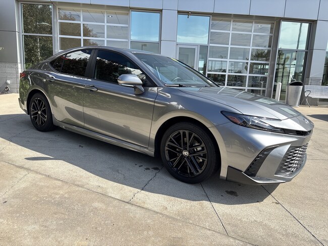 2026 Toyota Camry SE Sedan