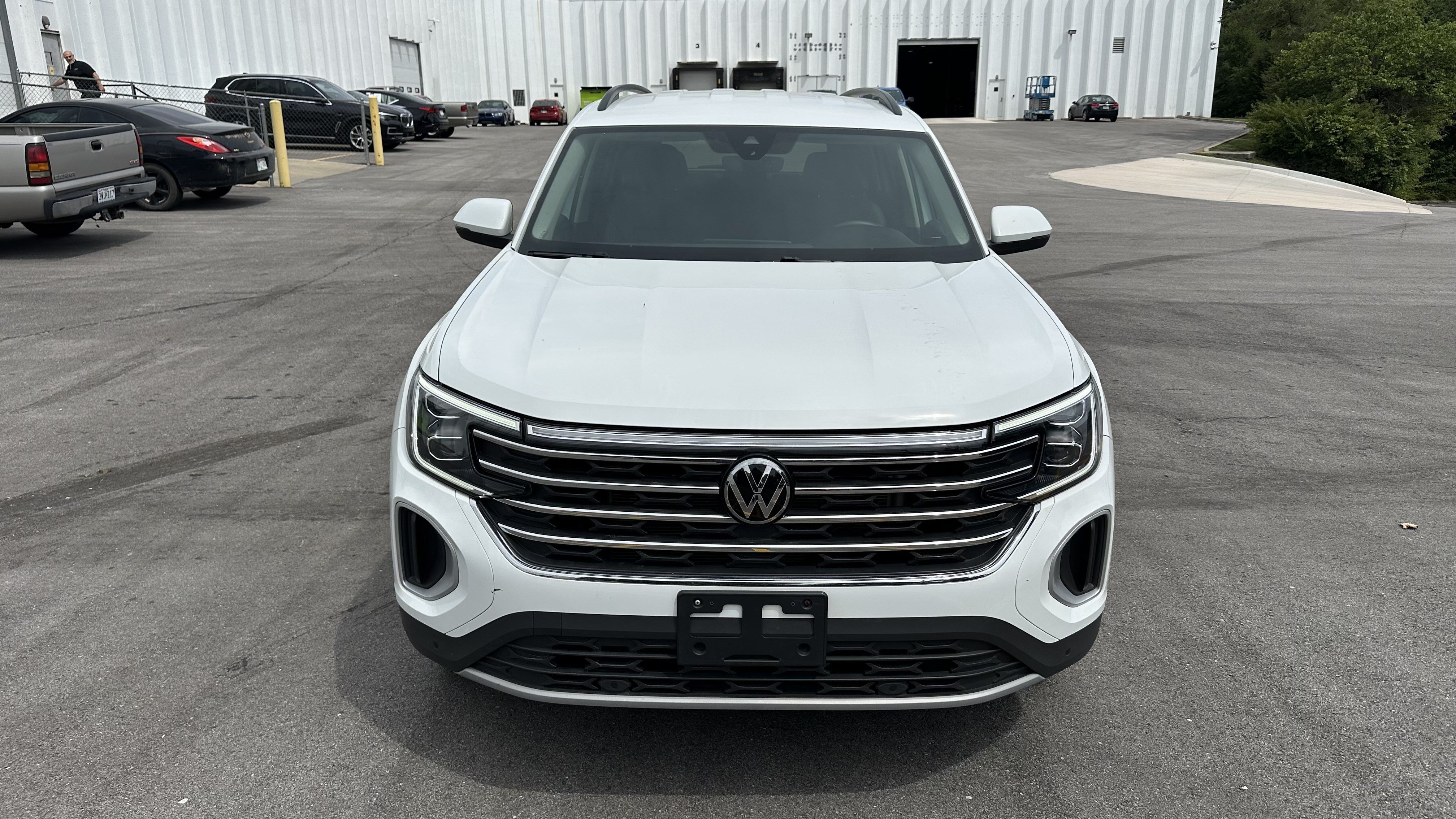 Used 2025 Volkswagen Atlas 2.0T SE w/Technology SUV
