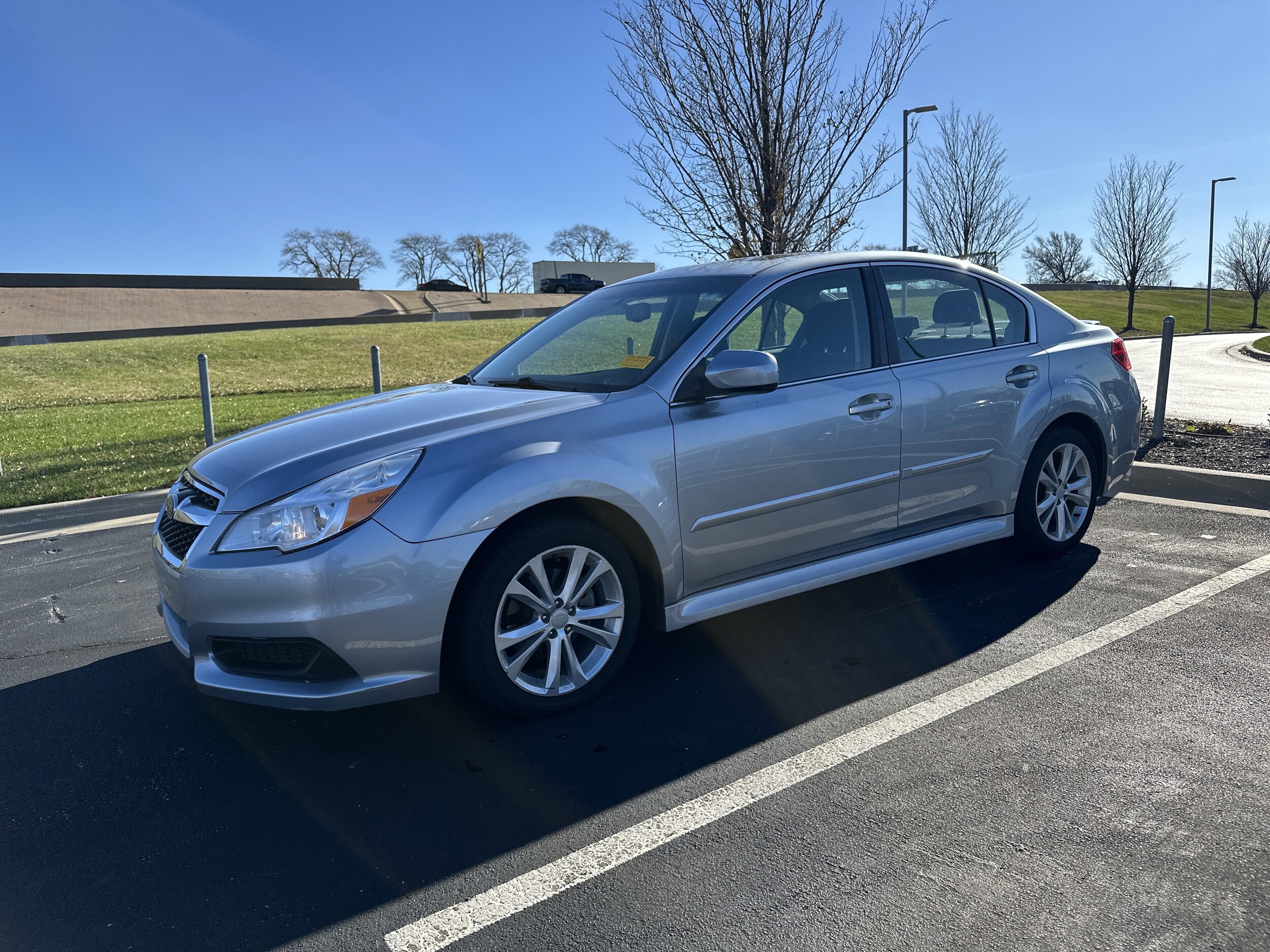 2013 Subaru Legacy 2.5i Premium photo 3