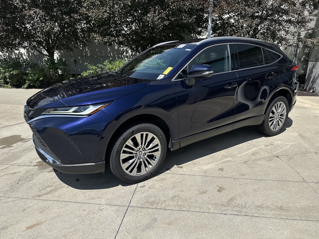 Used 2023 Toyota Venza XLE SUV