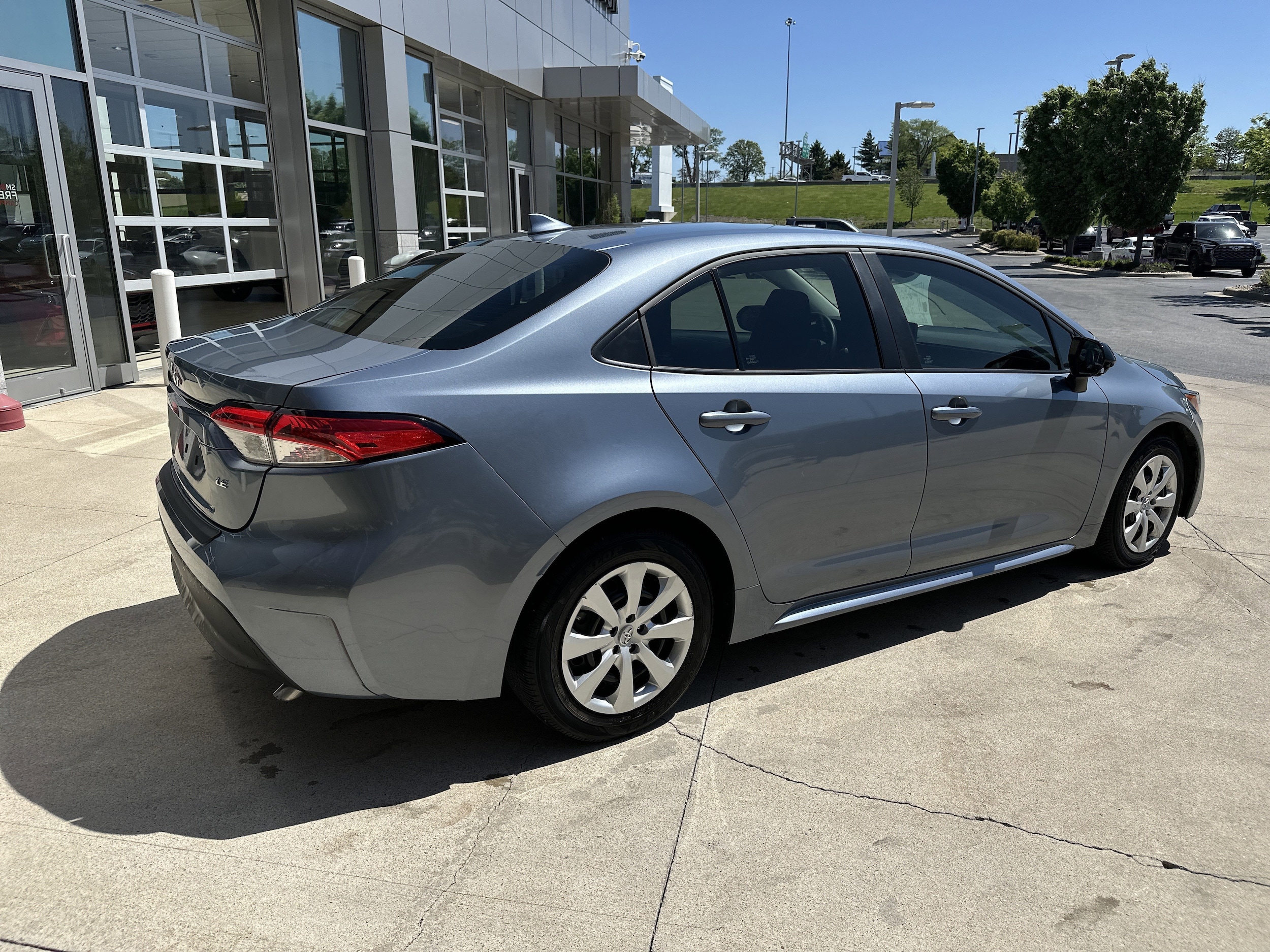 2023 Toyota Corolla LE photo 6