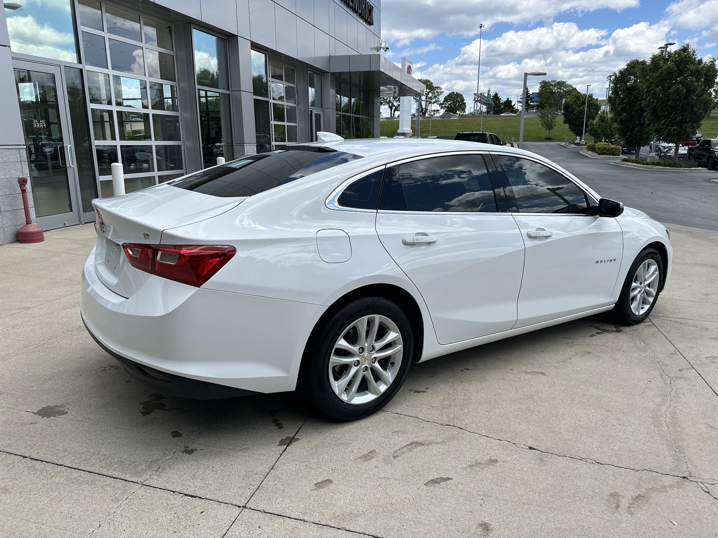 2017 Chevrolet Malibu LT photo 6