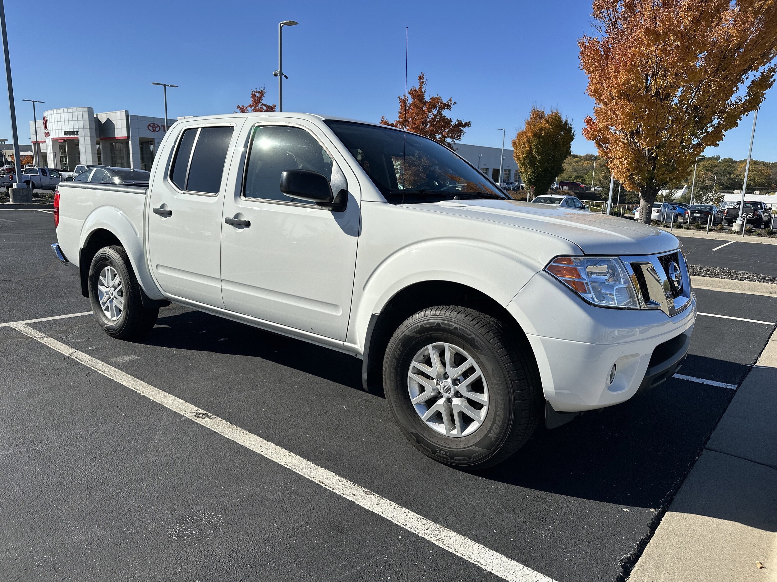 2019 Nissan Frontier SV photo 2