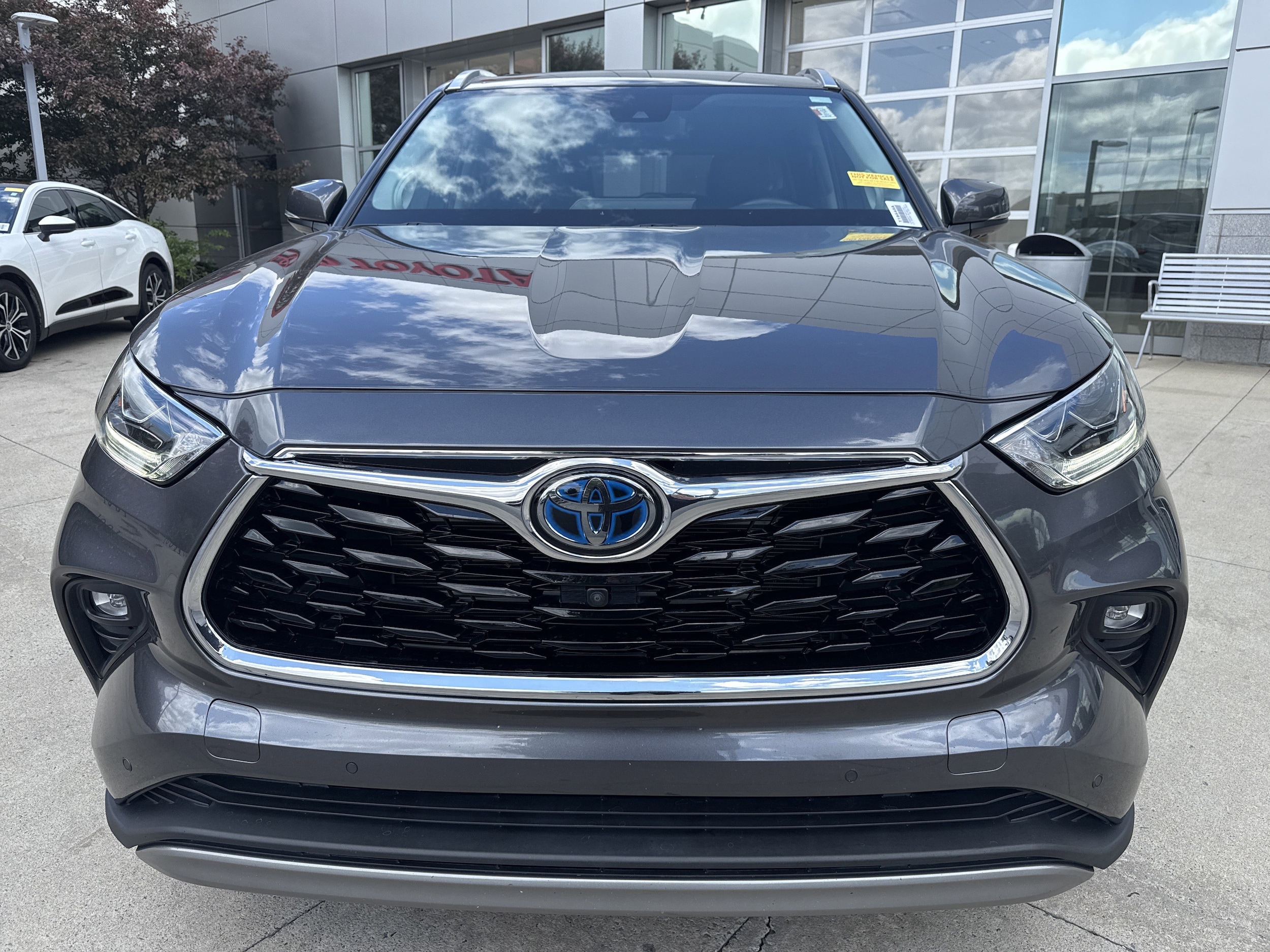 2022 Toyota Highlander Hybrid Platinum photo 6