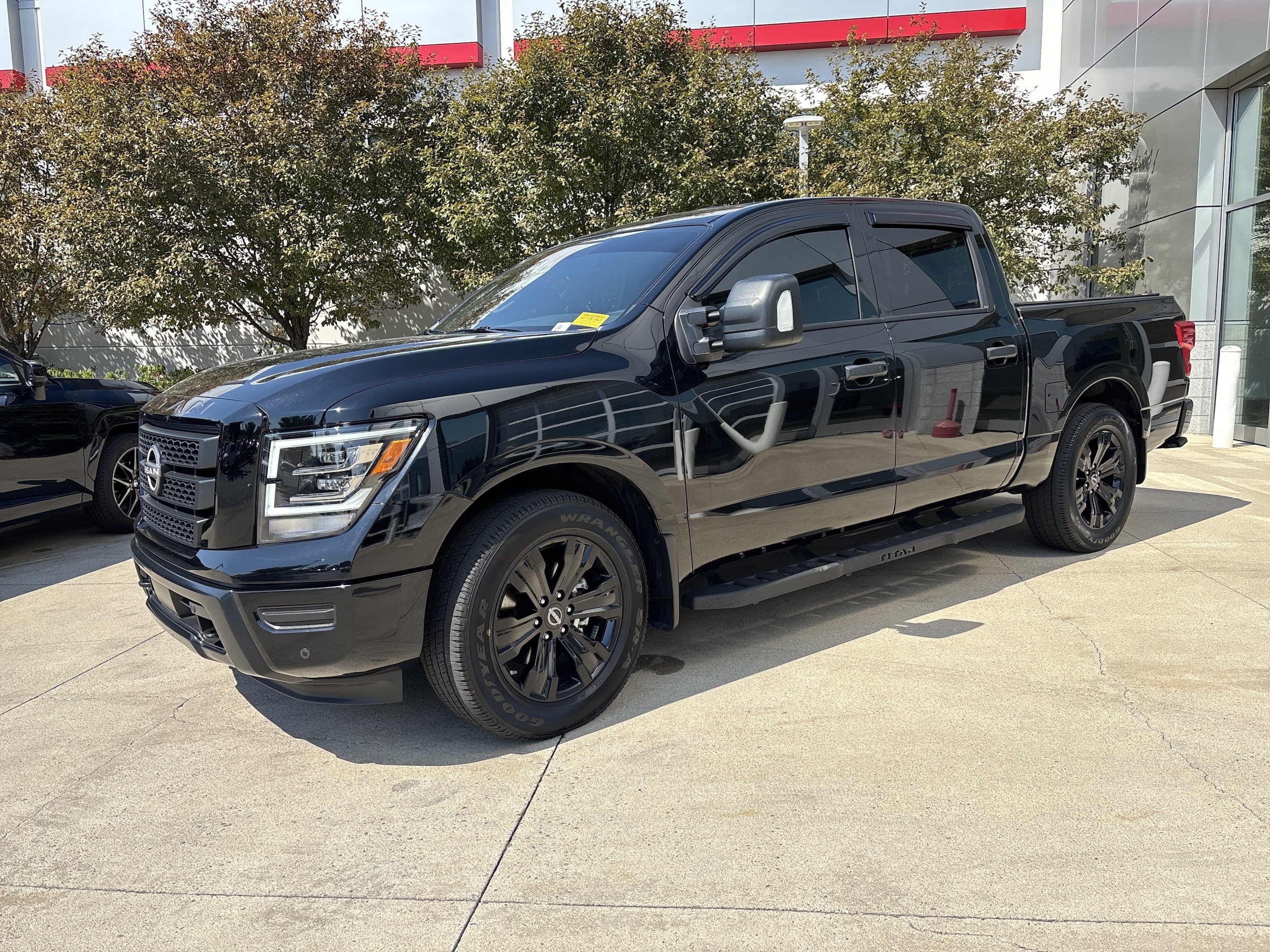 2023 Nissan Titan SV