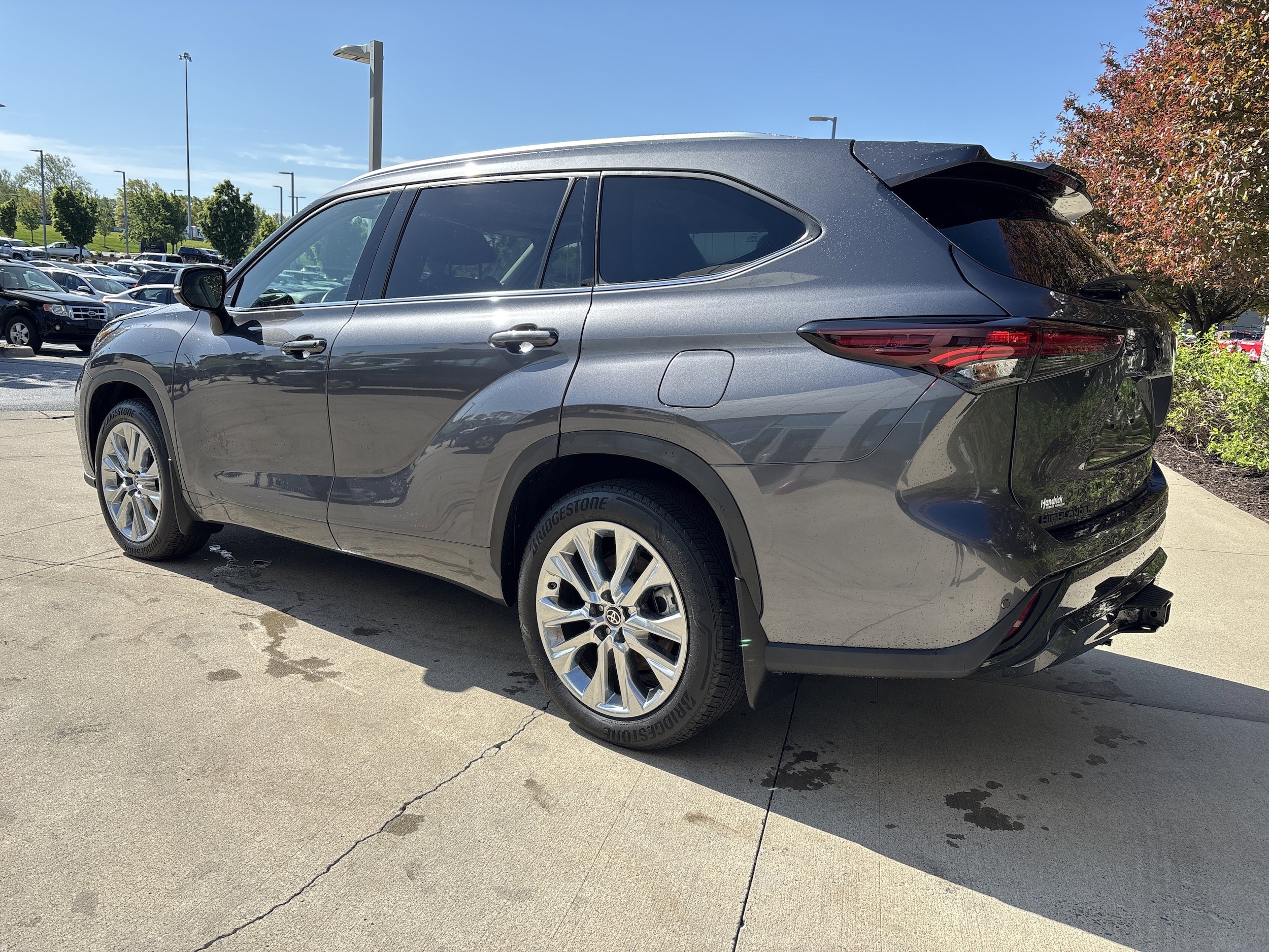 2024 Toyota Highlander Limited photo 5