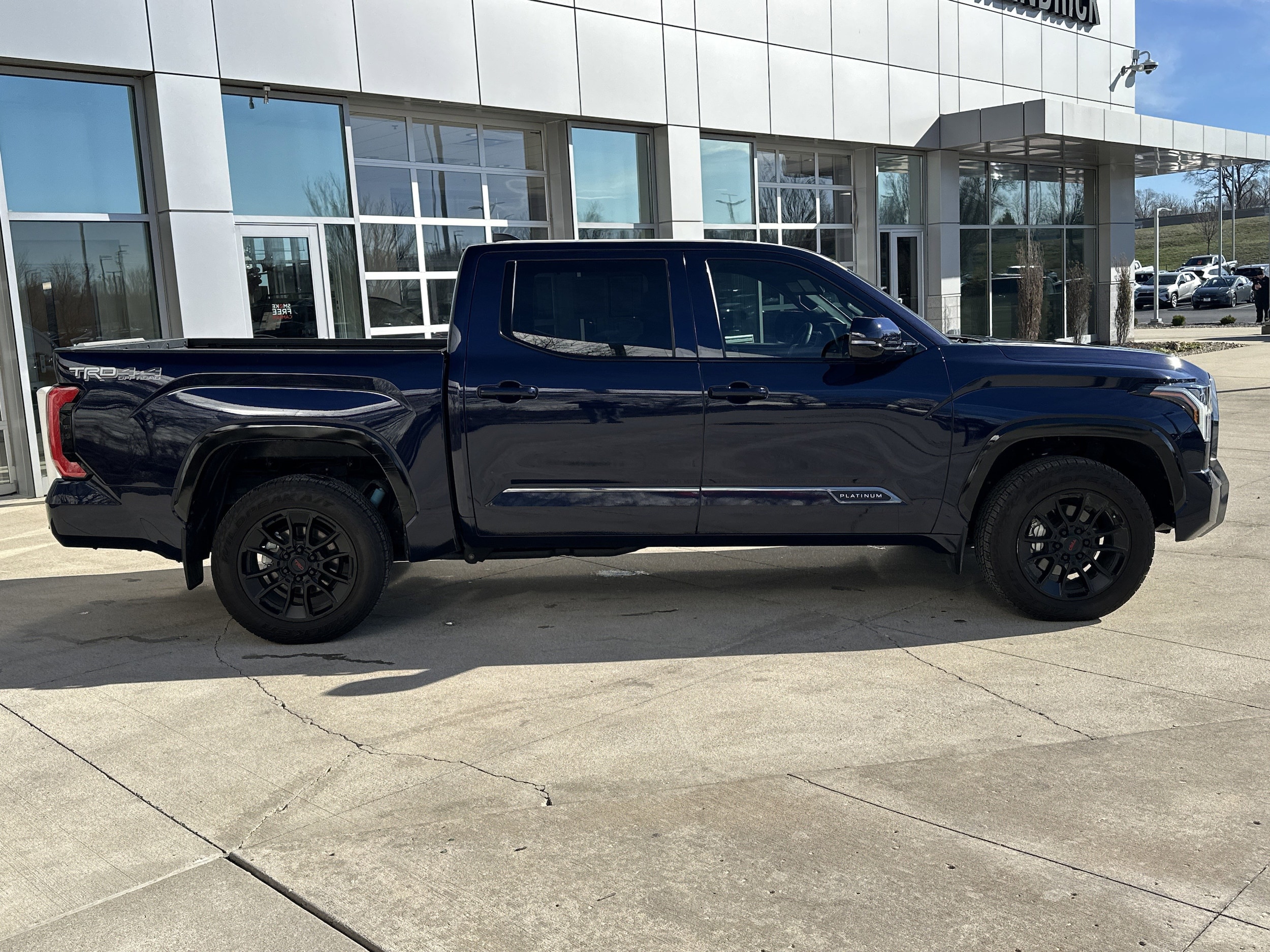 2025 Toyota Tundra 4WD Platinum photo 3