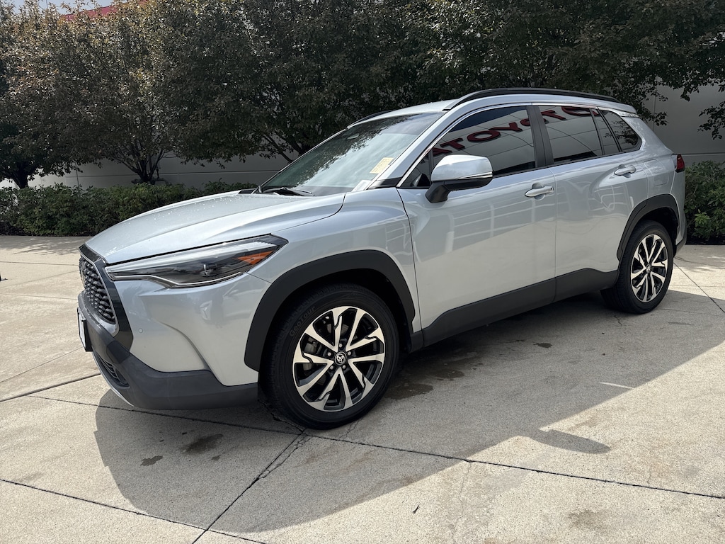 Used 2024 Toyota Corolla Cross XLE SUV