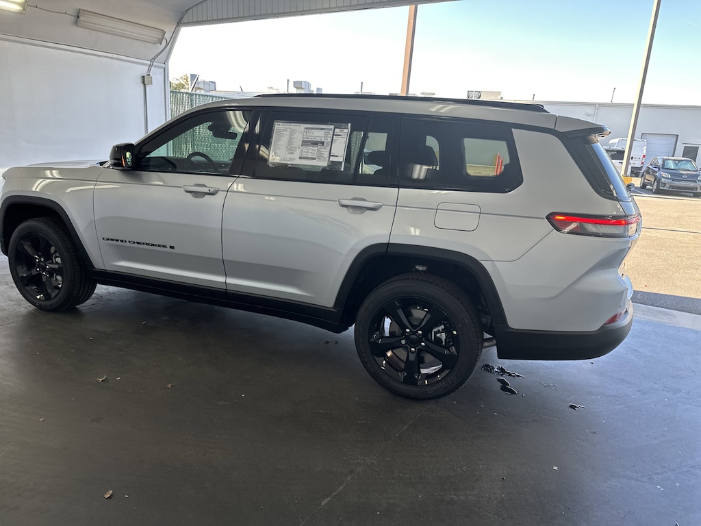 New 2025 Jeep Grand Cherokee L Altitude X SUV