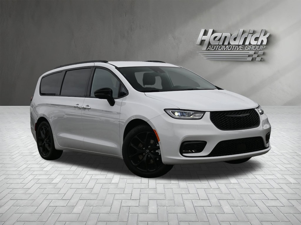 New 2026 Chrysler Pacifica Select Minivan