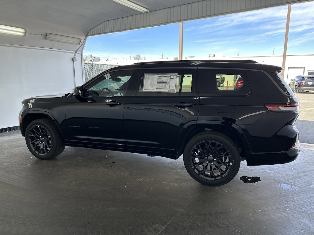 New 2026 Jeep Grand Cherokee L Summit SUV