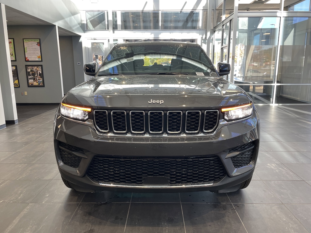 New 2025 Jeep Grand Cherokee Laredo X SUV