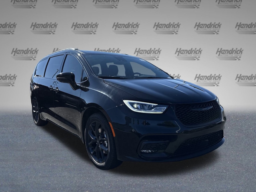 New 2026 Chrysler Pacifica Select Minivan