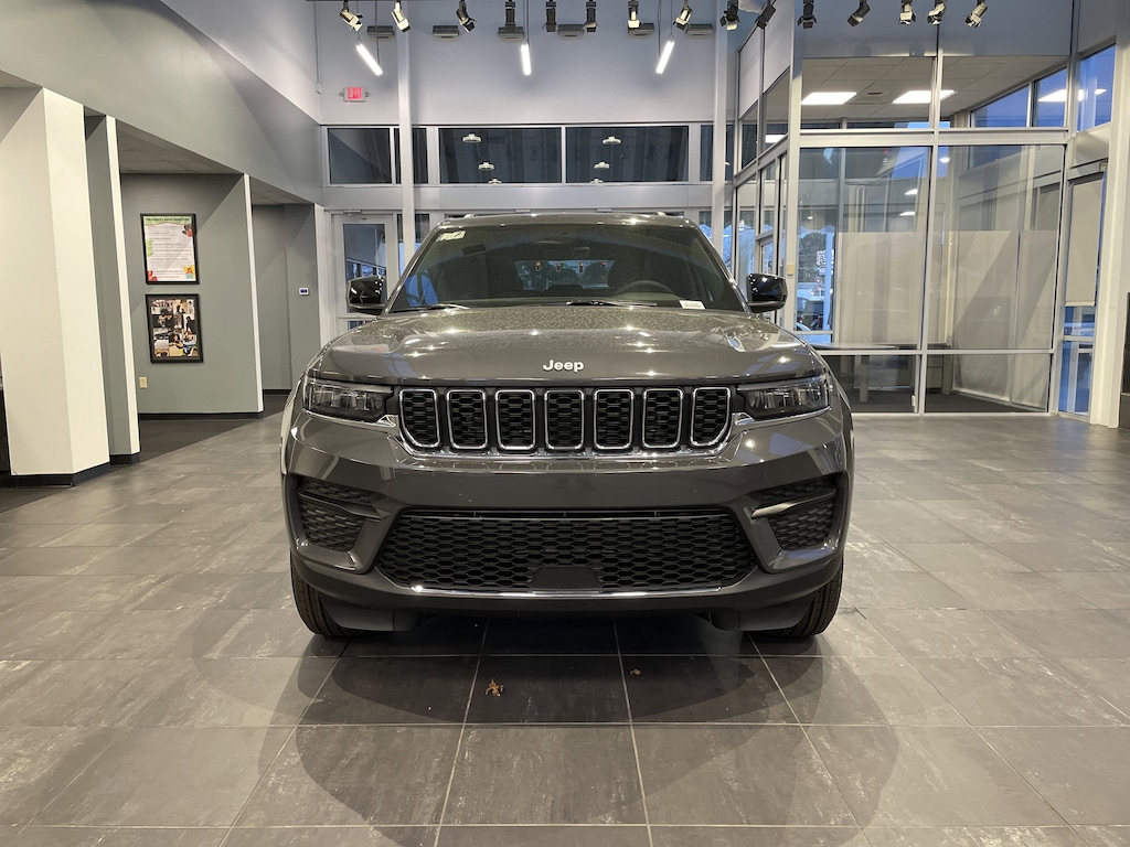 New 2025 Jeep Grand Cherokee Laredo X SUV