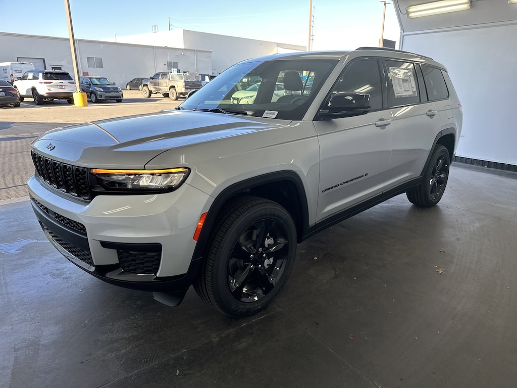 New 2025 Jeep Grand Cherokee L Altitude X SUV