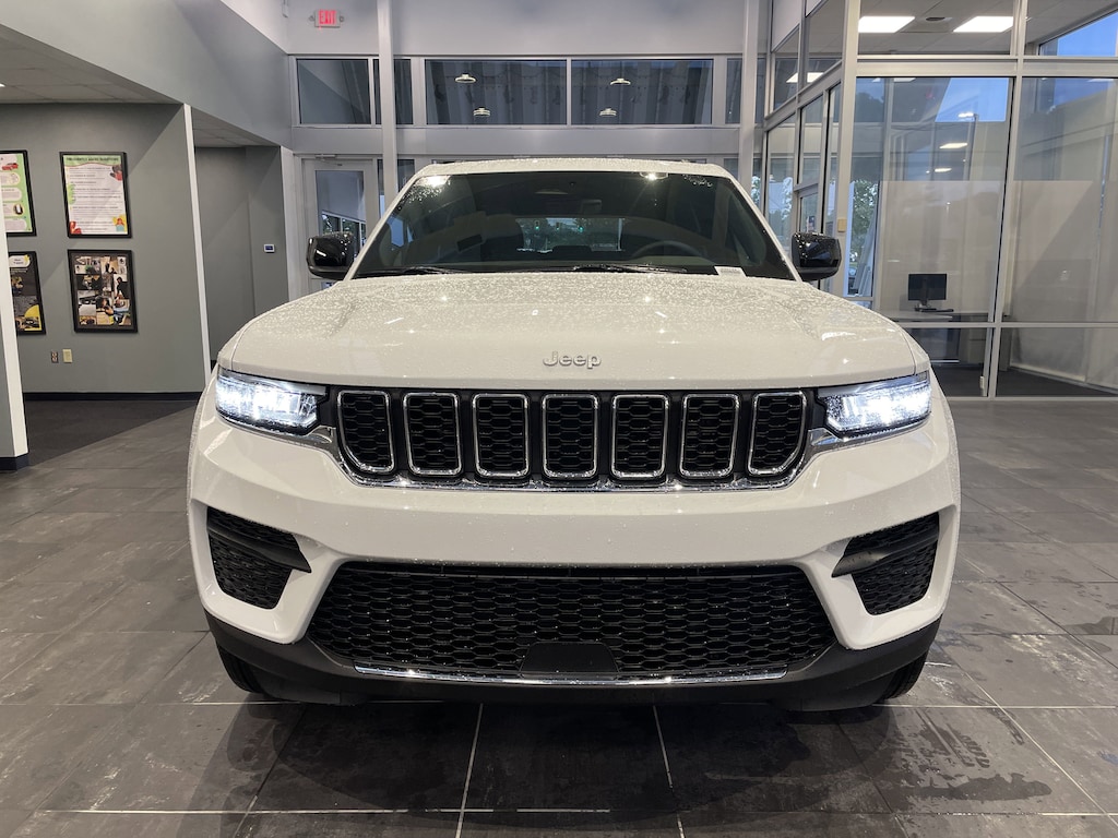 New 2025 Jeep Grand Cherokee Laredo X SUV