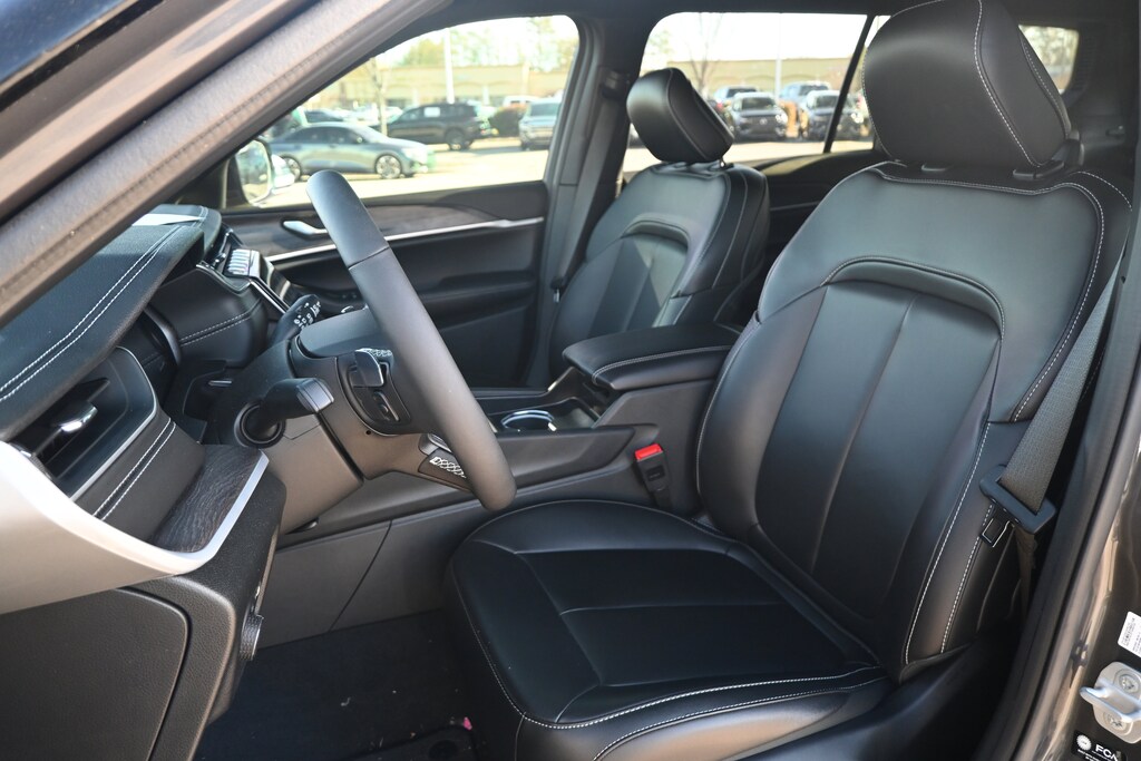 New 2025 Jeep Grand Cherokee L Limited SUV