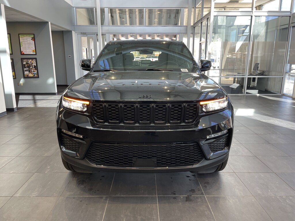 New 2025 Jeep Grand Cherokee Limited SUV