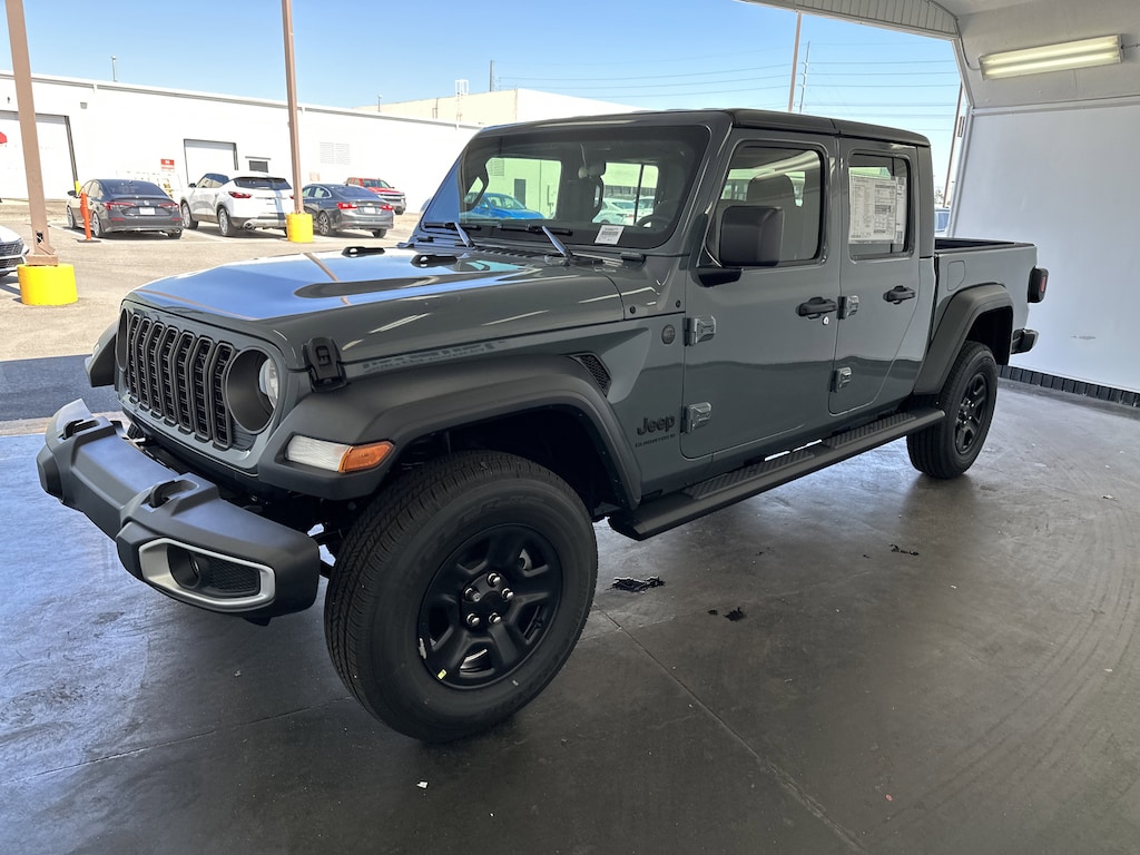 New 2025 Jeep Gladiator Sport Pickup