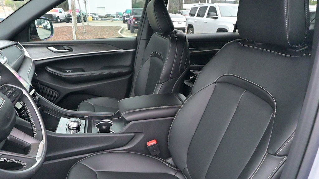 New 2025 Jeep Grand Cherokee L Limited SUV