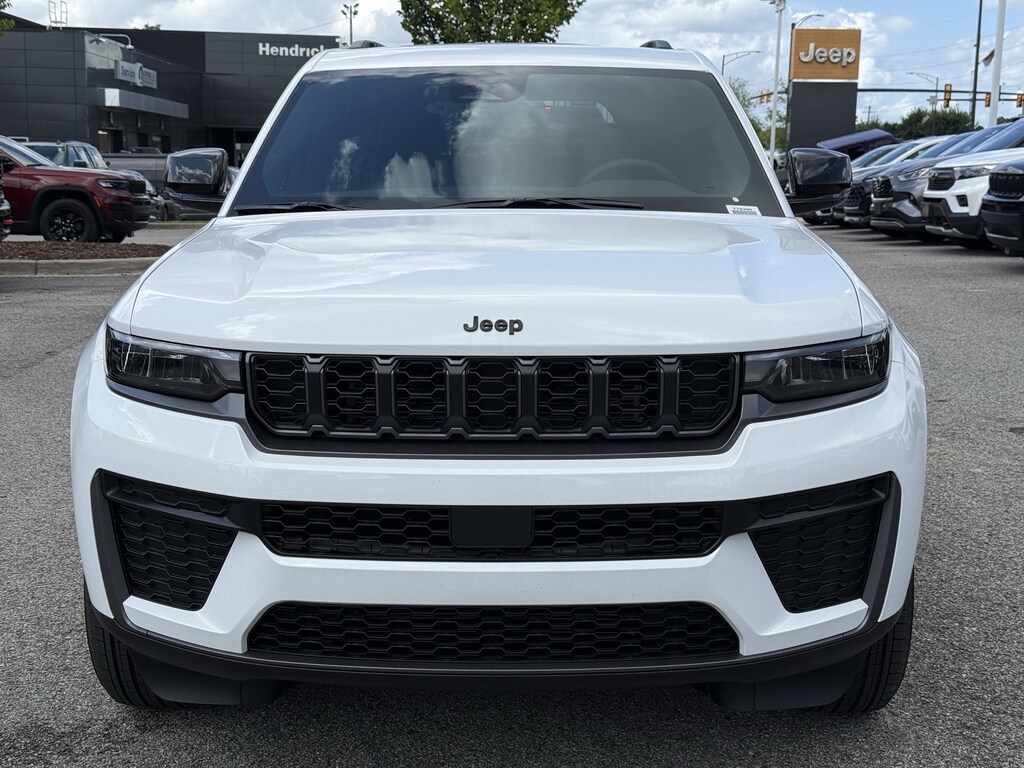 New 2026 Jeep Grand Cherokee Laredo Altitude SUV